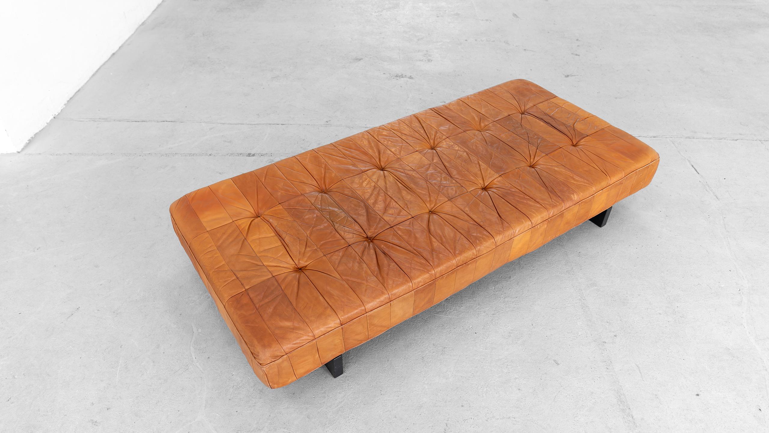 Canapé De Sede DS 80 Cognac Patchwork Cuir 1969 Design moderne du milieu du siècle en vente 10
