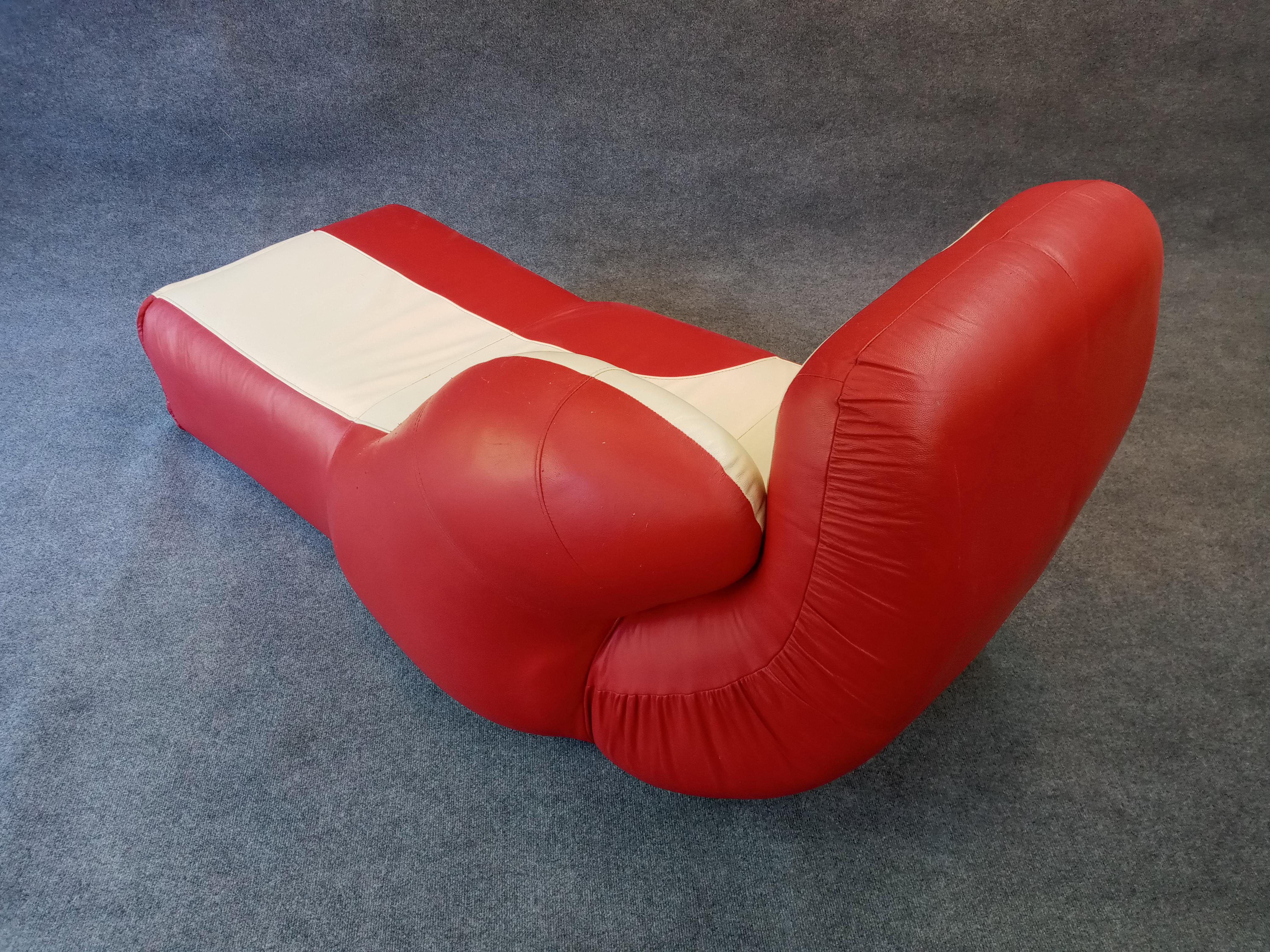 Mid-Century Modern De Sede Style Boxing Glove Chaise Lounge Chair