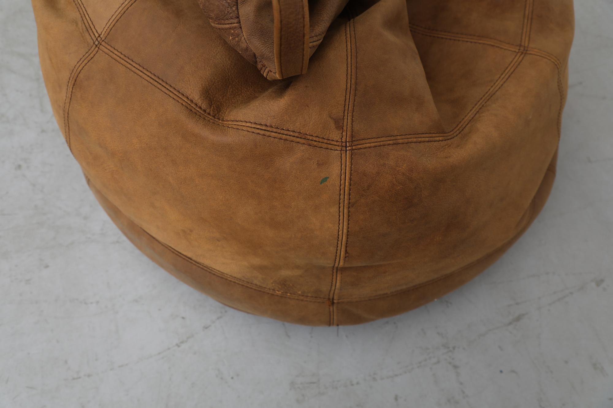 De Sede Style Leder Patchwork Sitzsack oder Pouf (Mitte des 20. Jahrhunderts)