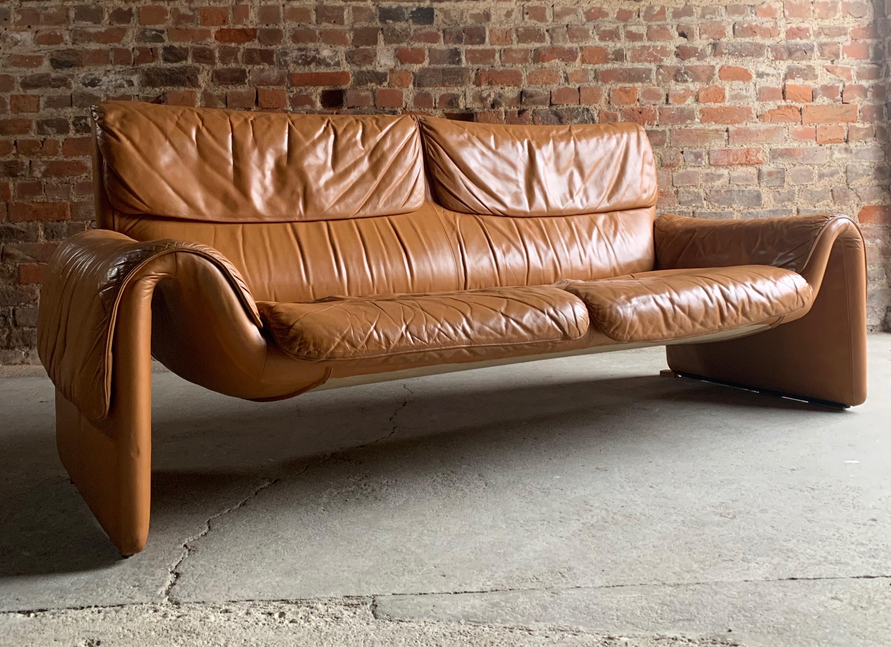 De Sede, Switzerland Cognac Leather Sofa Design No DS2011, circa 1980 4