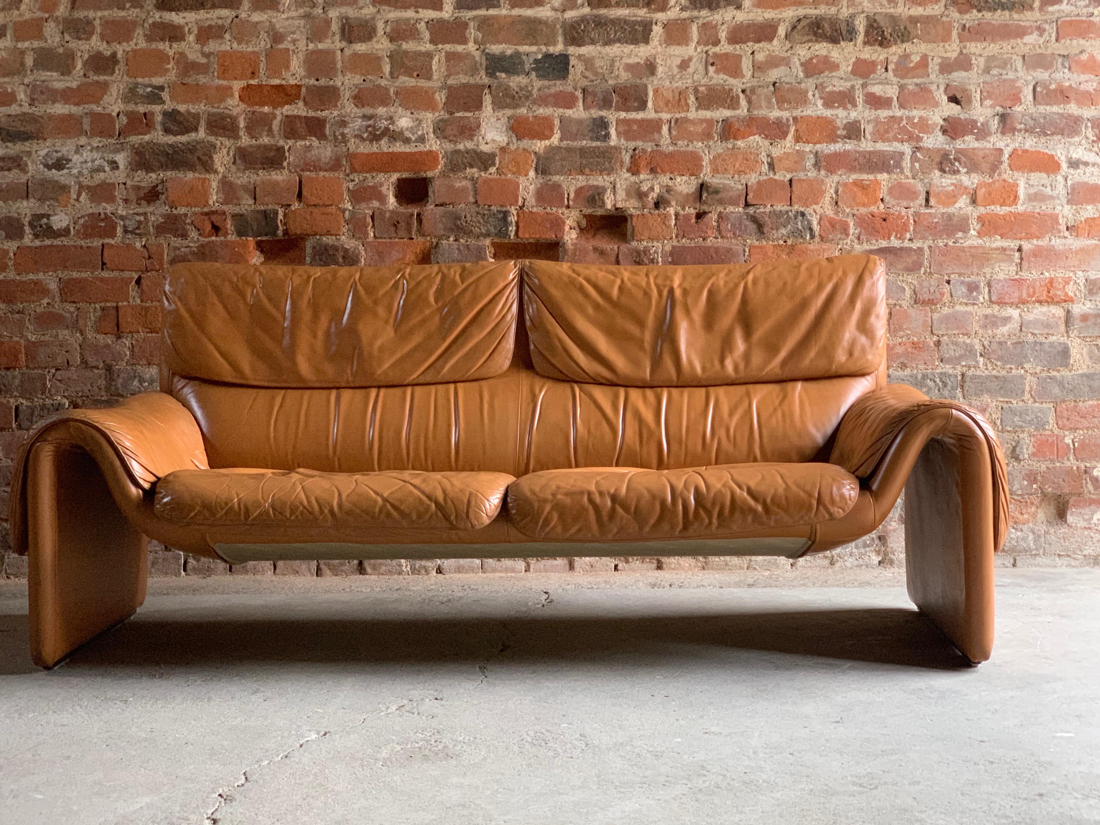 De Sede, Switzerland Cognac leather sofa design no DS2011, circa 1980 

De Sede Switzerland Cognac leather two-seat sofa model DS-2011 circa 1980, This fabulous one owner sofa has a wonderful aged look giving it real character and style, its