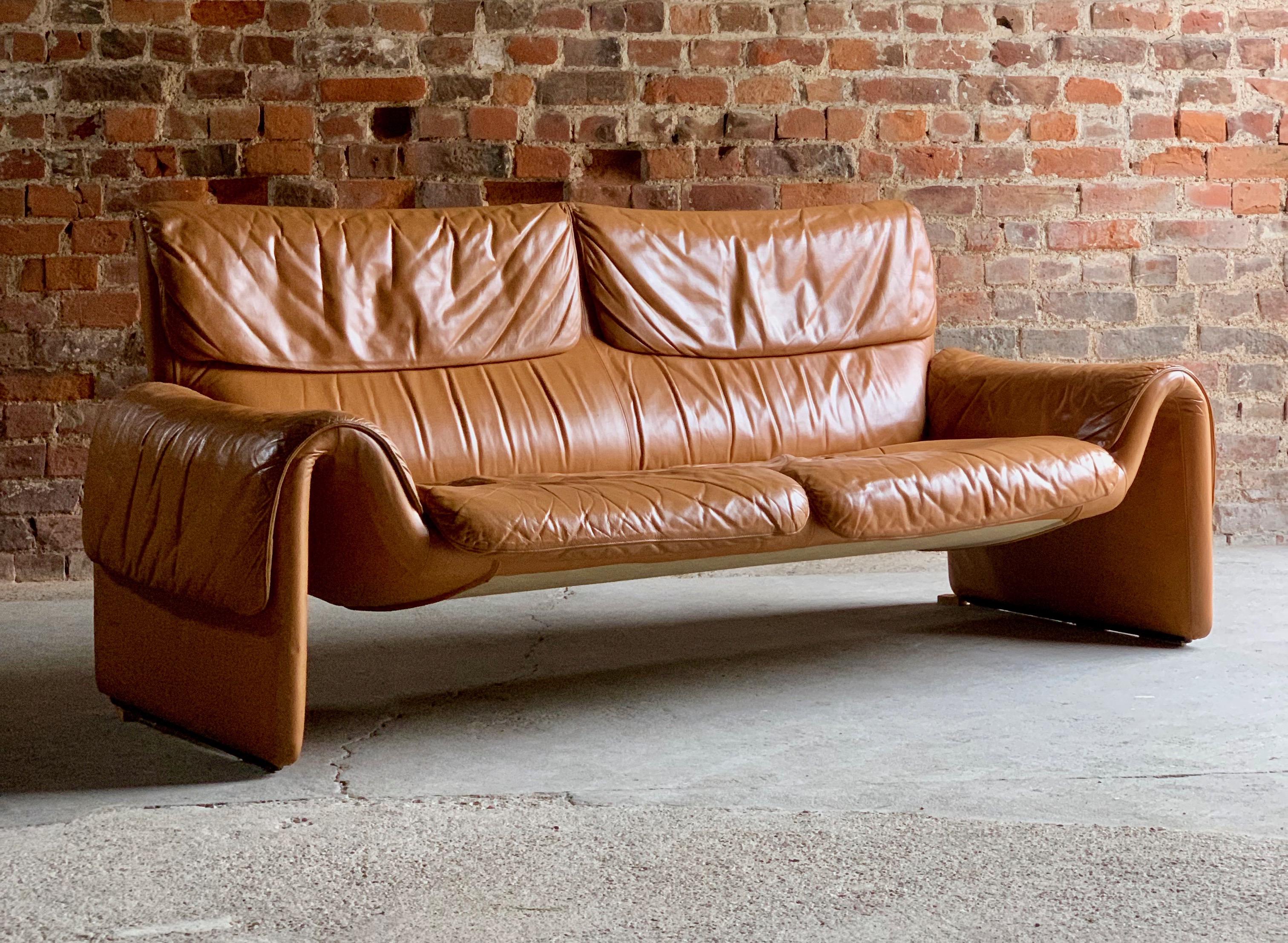 De Sede, Switzerland Cognac leather sofa design no DS2011, circa 1980.

De Sede Switzerland Cognac Leather two-seat sofa model DS-2011 circa 1980, This fabulous one owner sofa has a wonderful aged look giving it real character and style, its