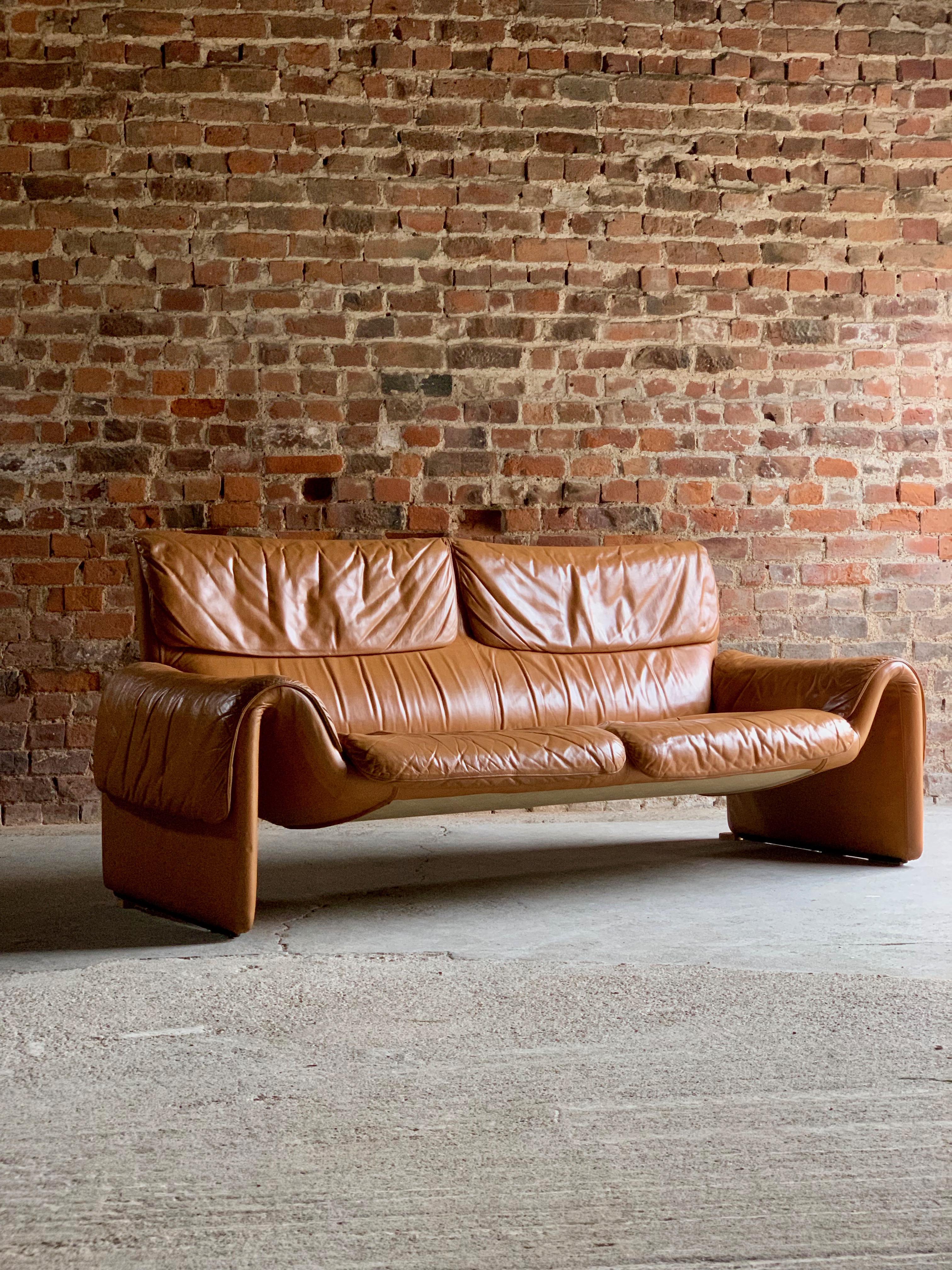 De Sede, Switzerland Cognac Leather Sofa Design No DS2011, circa 1980 3