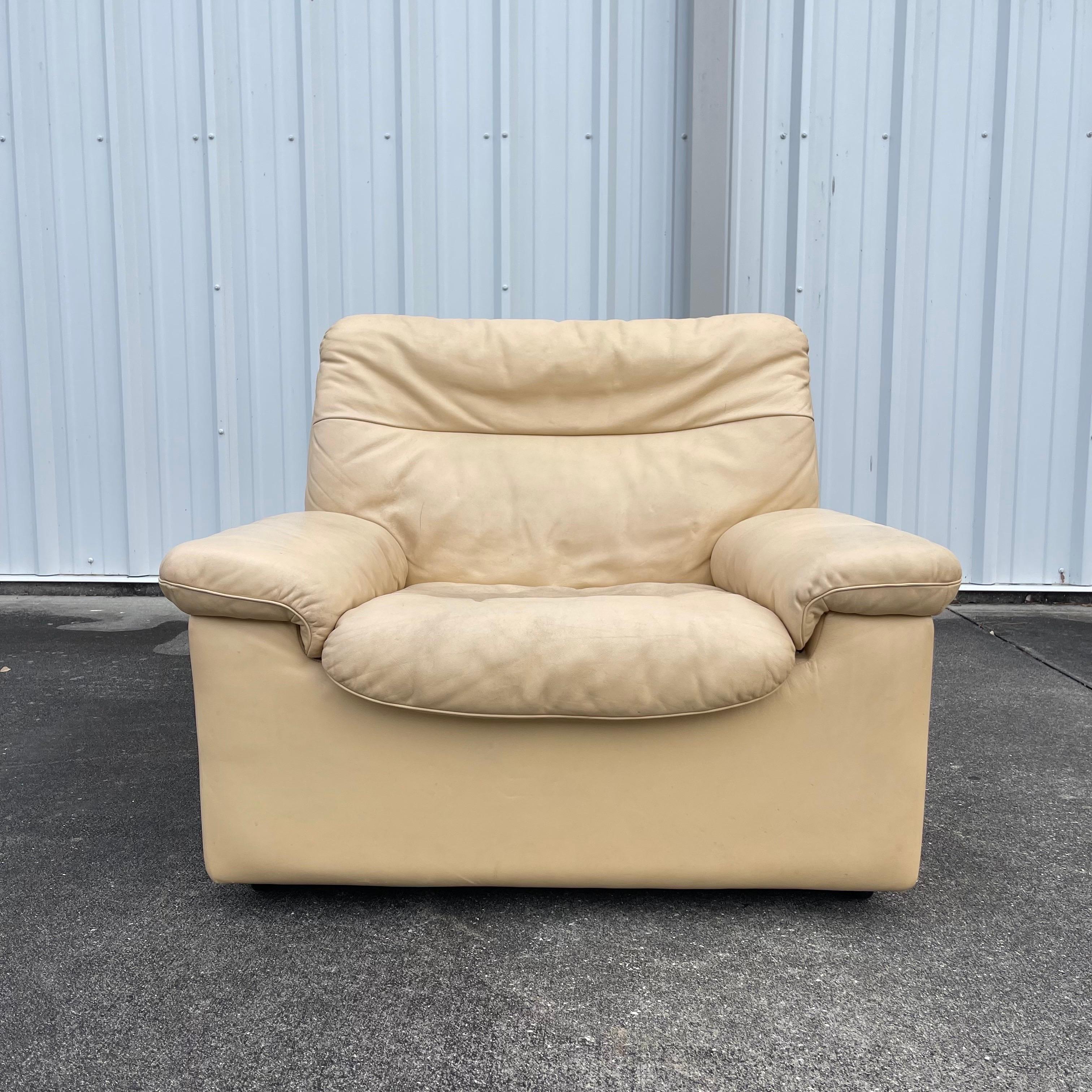 Chic De Sede DS63 leather armchair. Handmade in Switzerland c.1970s.