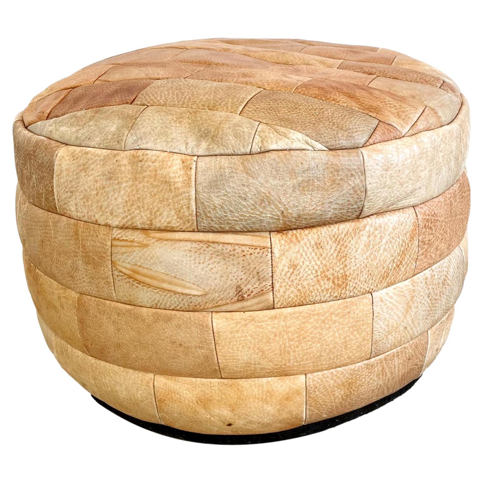 Pouf De Sede Tan Patchwork en cuir, années 1960, Suisse