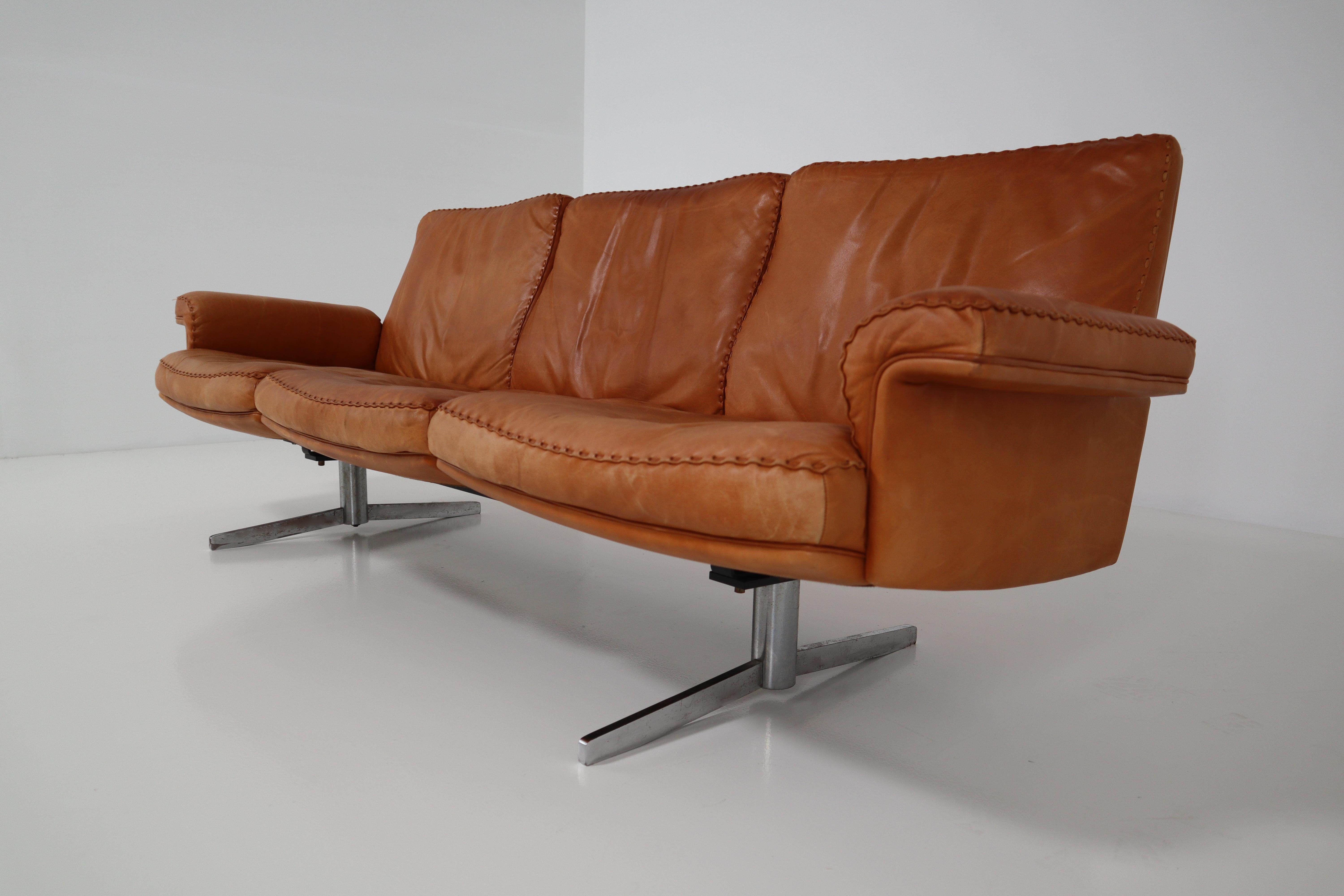 Mid-20th Century De Sede Three-Seat Sofa in Soft Ailine Cognac Leather, Model DS 35