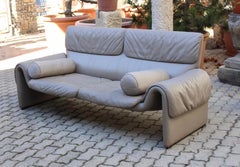 Modernistische graue Vintage-Lederbank Loveseat De Sede 1980er Jahre Schweiz