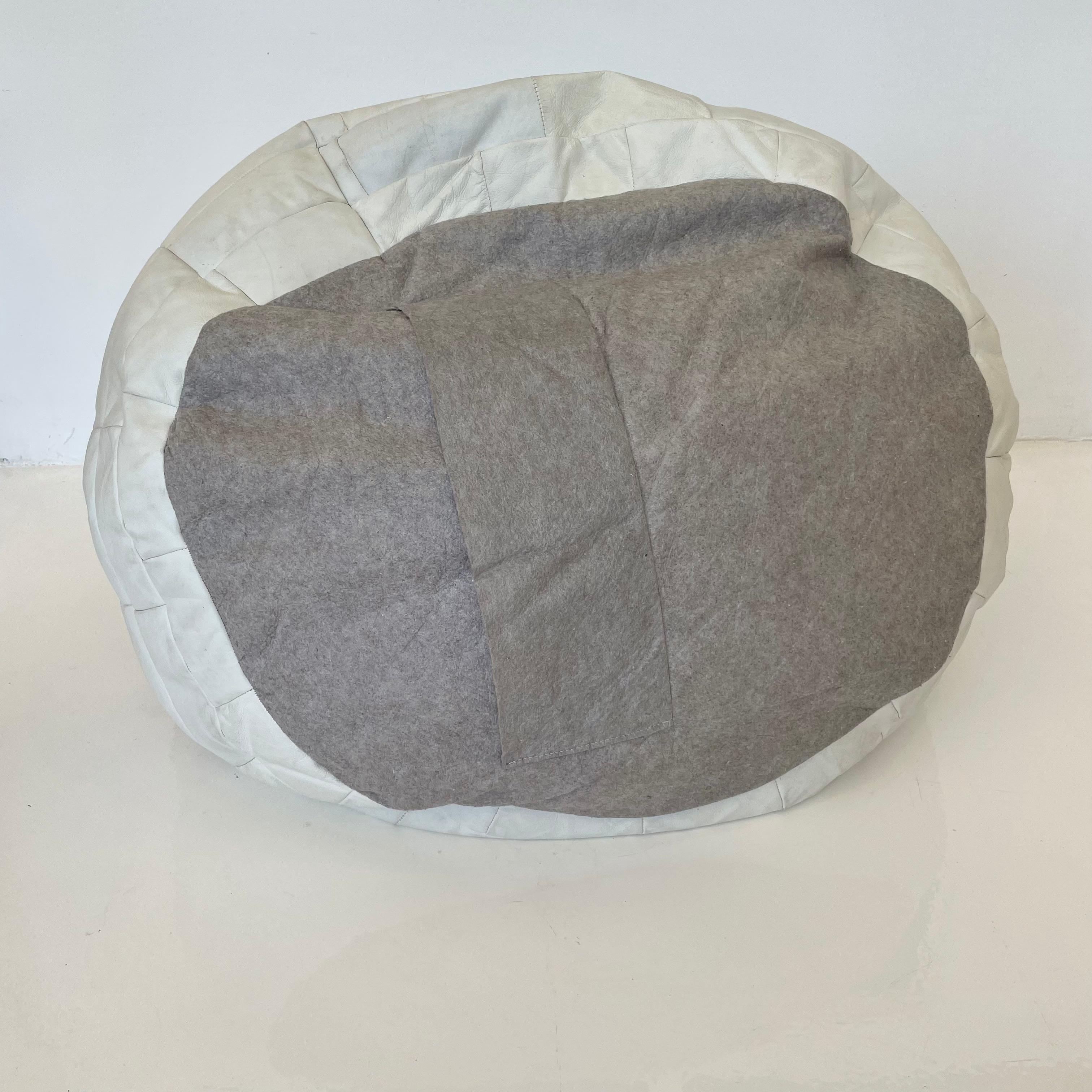 De Sede White Patchwork Leather Bean Bag In Good Condition In Los Angeles, CA