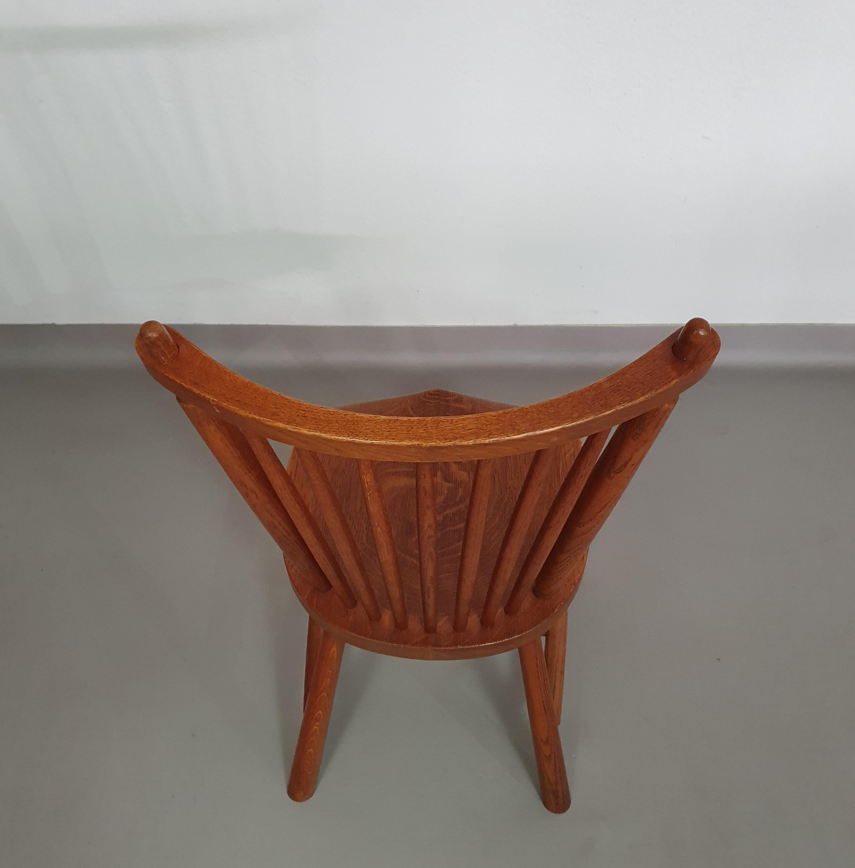 De Ster Gelderland Spindle Back dining chair 6 x in solid Oak.  For Sale 2