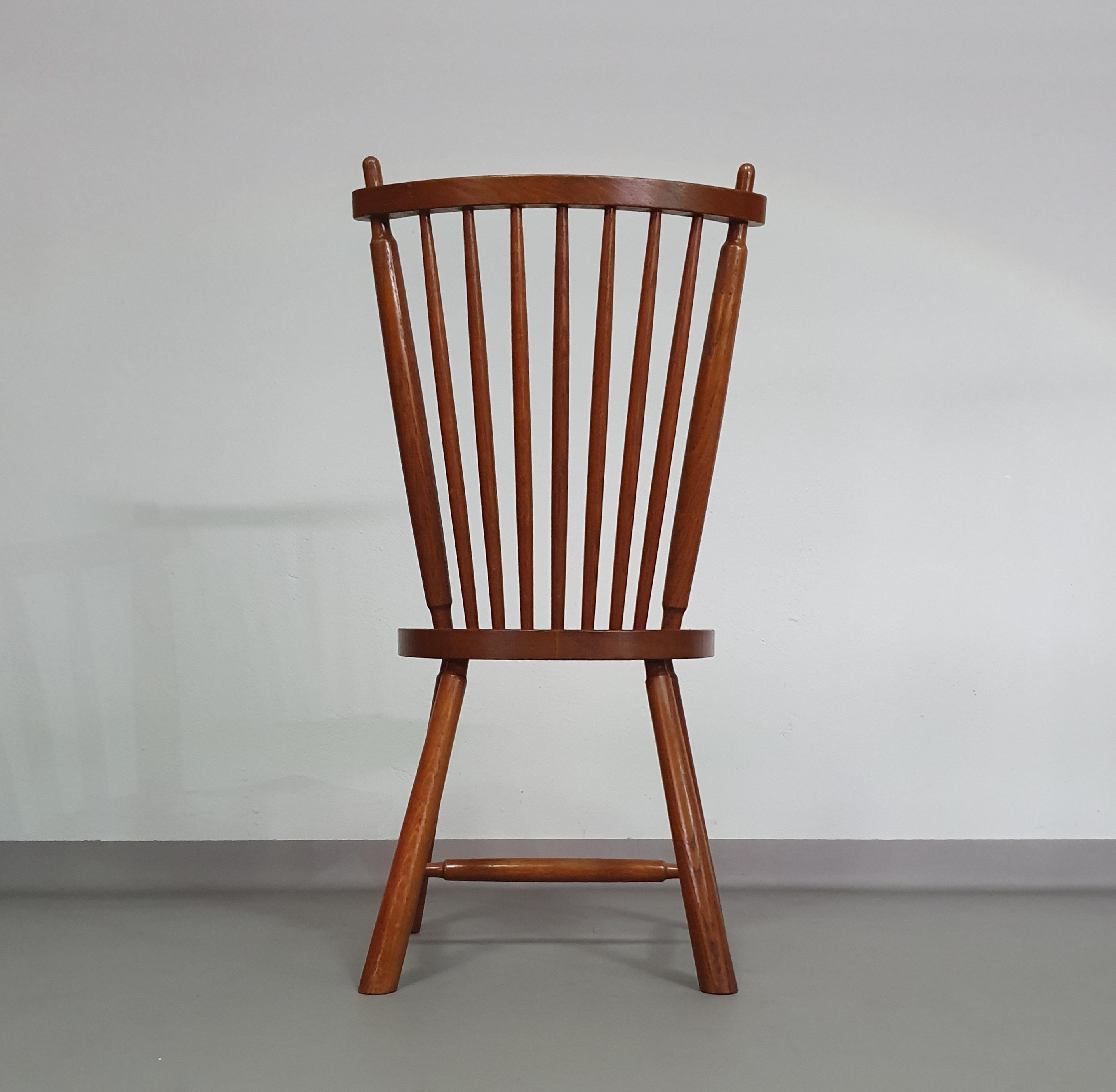 De Ster Gelderland Spindle Back dining chair 6 x in solid Oak.  For Sale 4