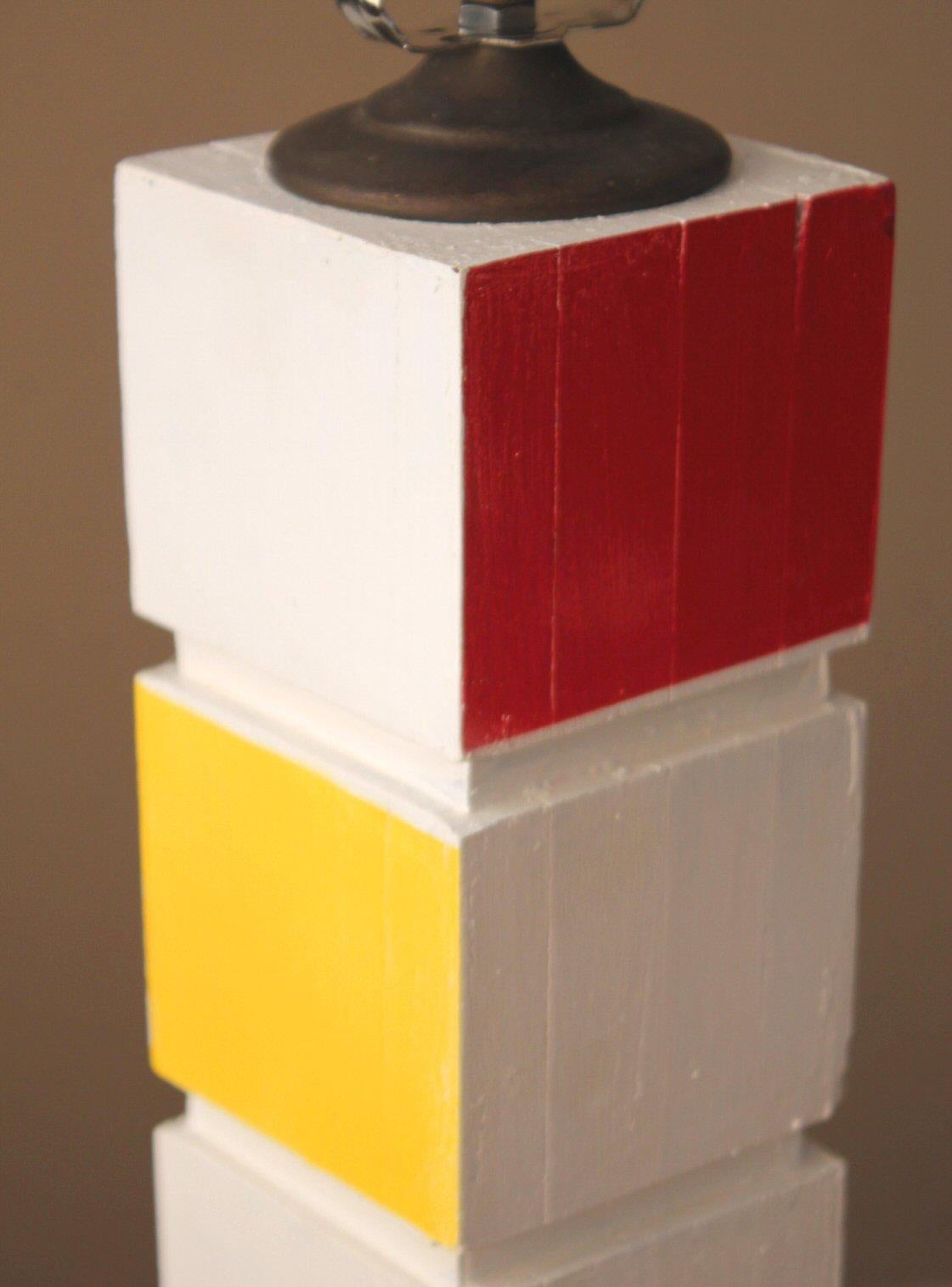 Lampe De Stijl 1940 d'après Piet Mondrian en bois ! Composition d'art rouge, jaune et bleu en vente 3