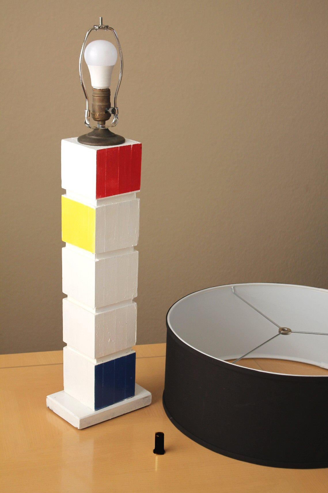 Lampe De Stijl 1940 d'après Piet Mondrian en bois ! Composition d'art rouge, jaune et bleu en vente 4