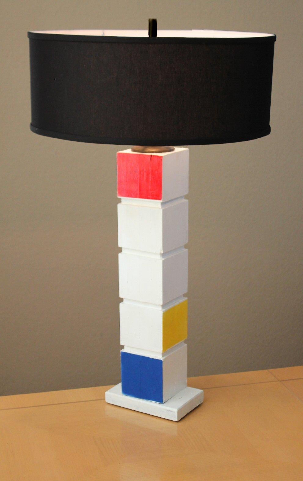 Américain Lampe De Stijl 1940 d'après Piet Mondrian en bois ! Composition d'art rouge, jaune et bleu en vente