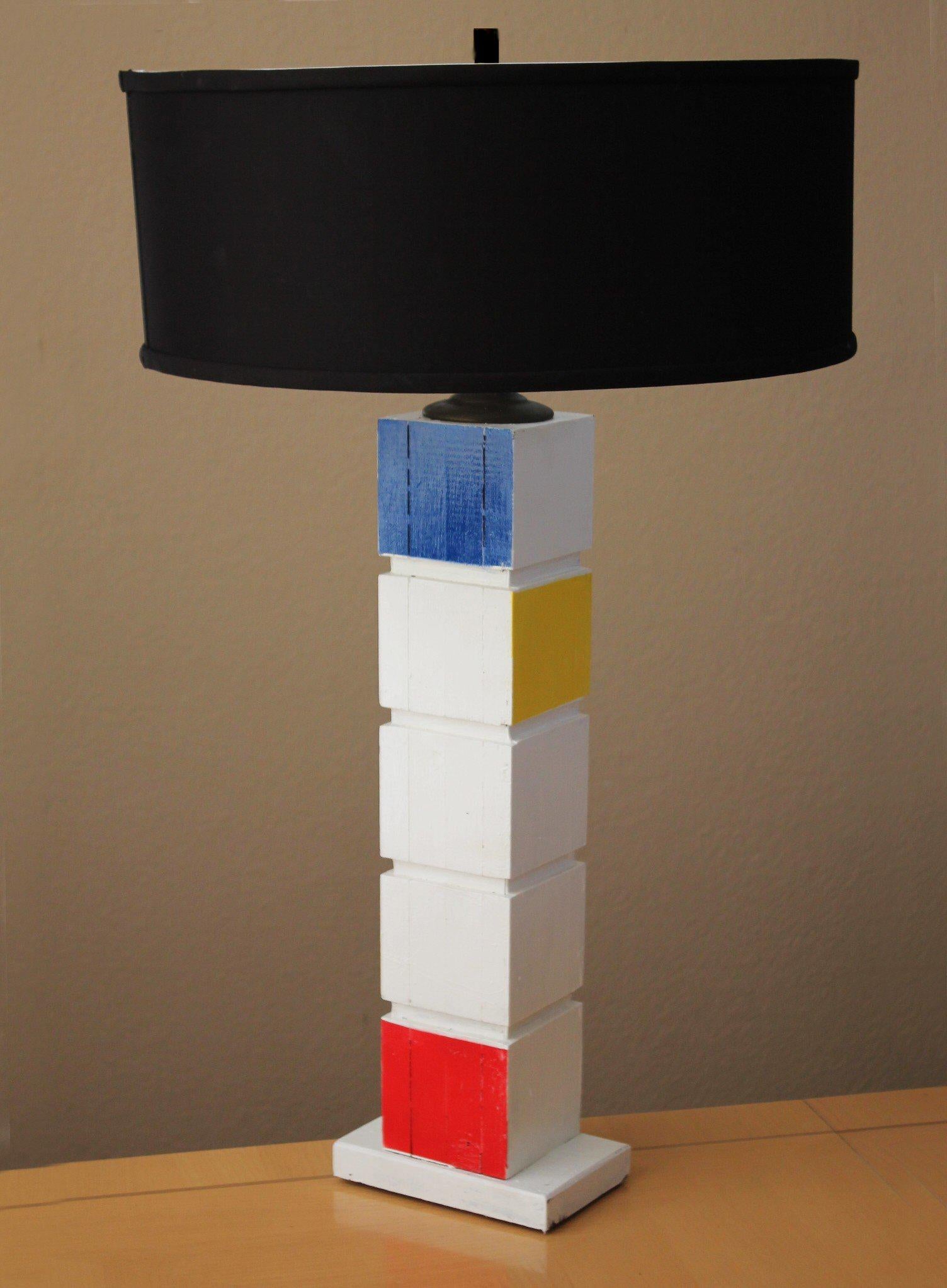 Lampe De Stijl 1940 d'après Piet Mondrian en bois ! Composition d'art rouge, jaune et bleu Bon état - En vente à Peoria, AZ