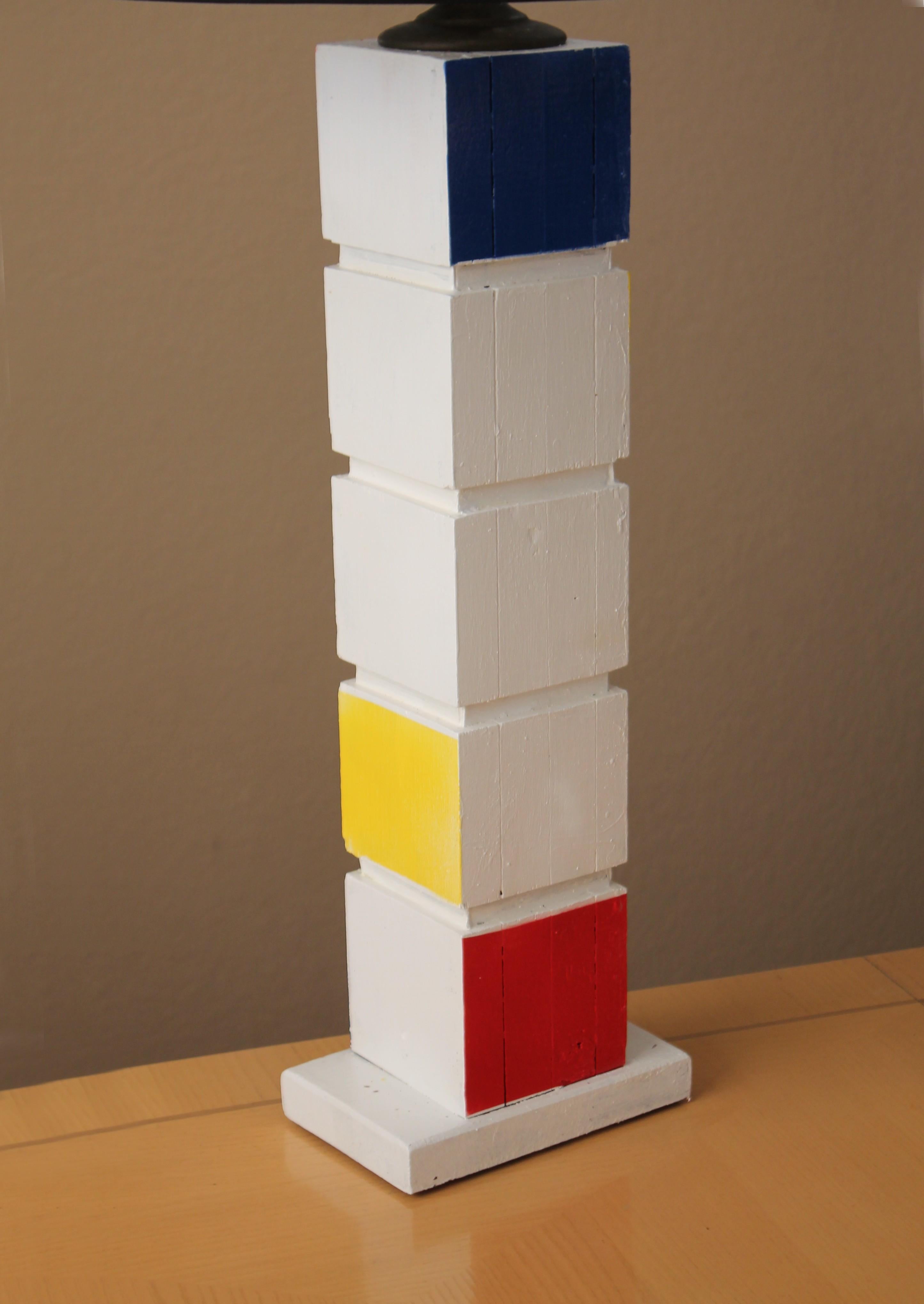 20ième siècle Lampe De Stijl 1940 d'après Piet Mondrian en bois ! Composition d'art rouge, jaune et bleu en vente