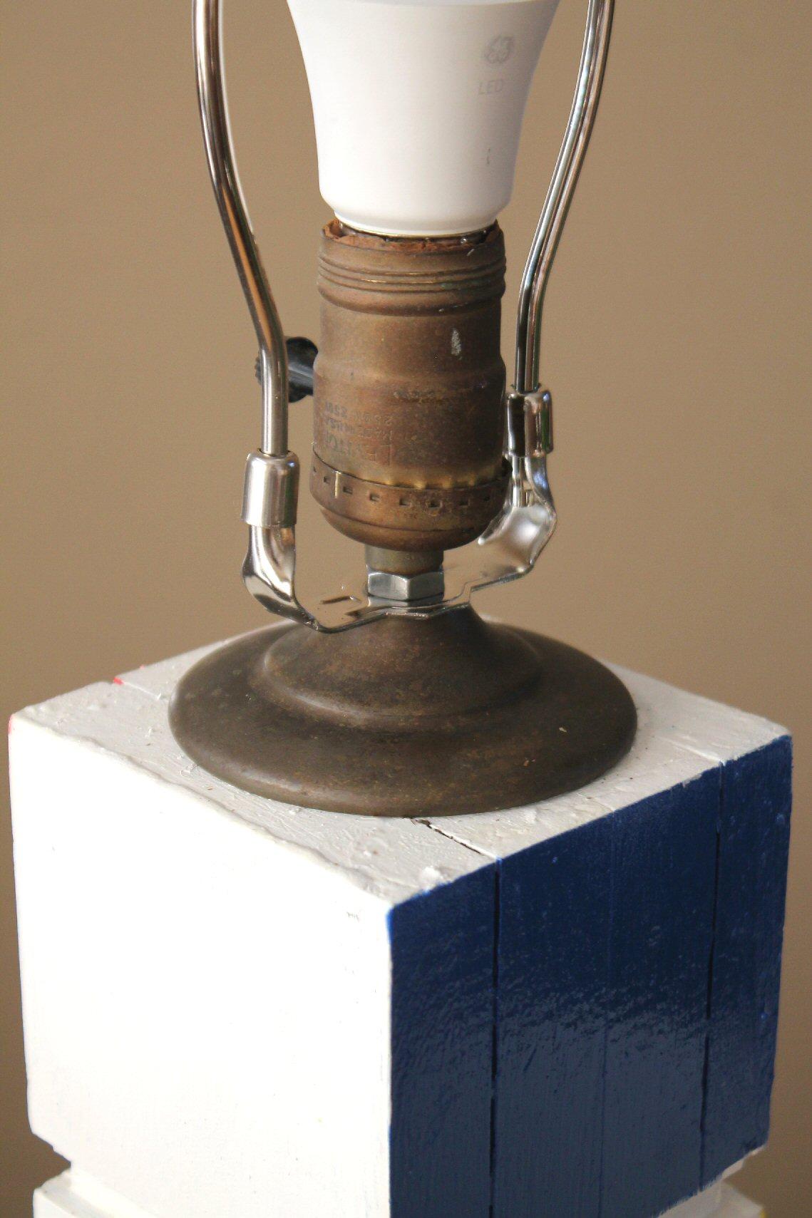 Lampe De Stijl 1940 d'après Piet Mondrian en bois ! Composition d'art rouge, jaune et bleu en vente 2