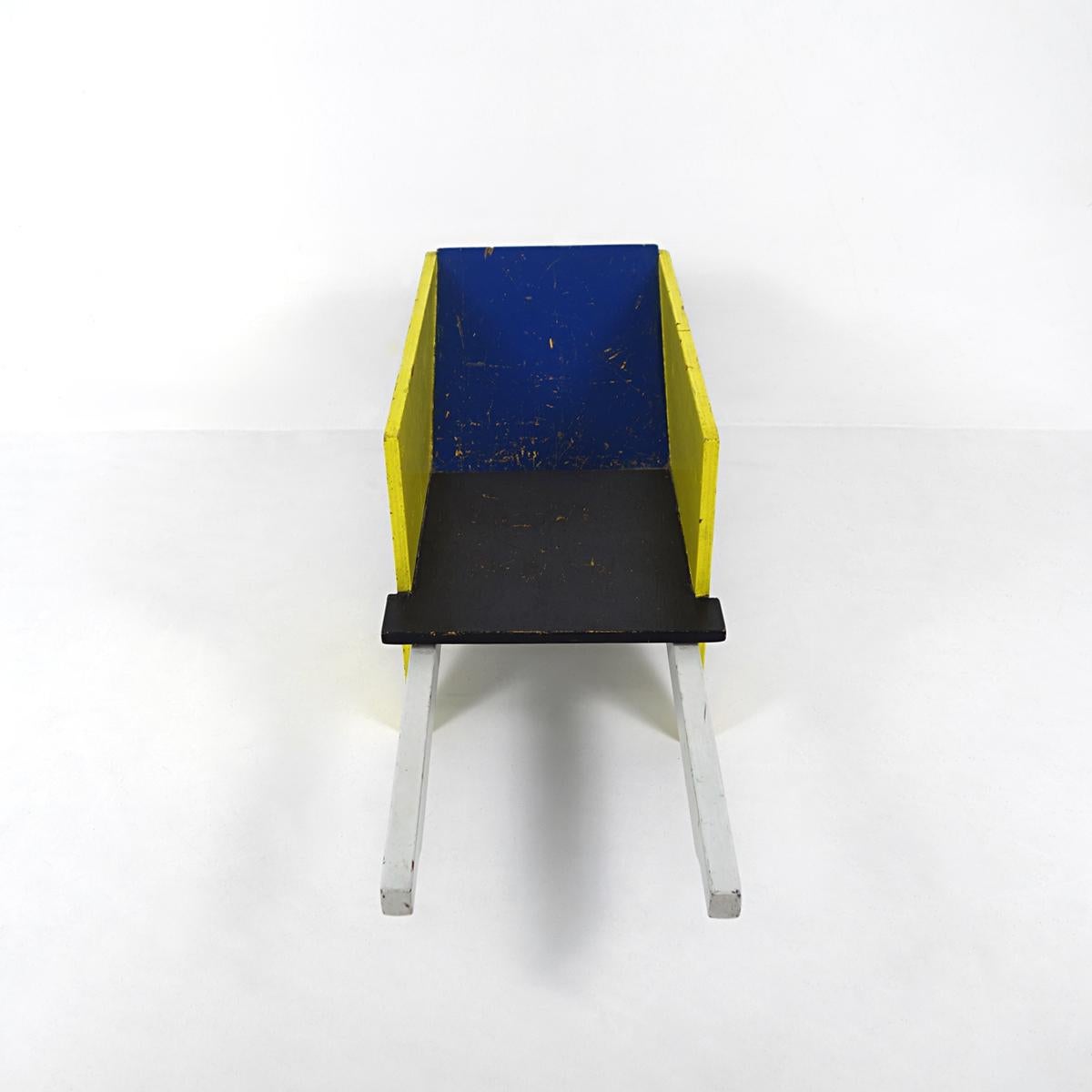 De Stijl Kinderwagenbarrow entworfen von Gerrit Rietveld für Van De Groenekan im Angebot 1