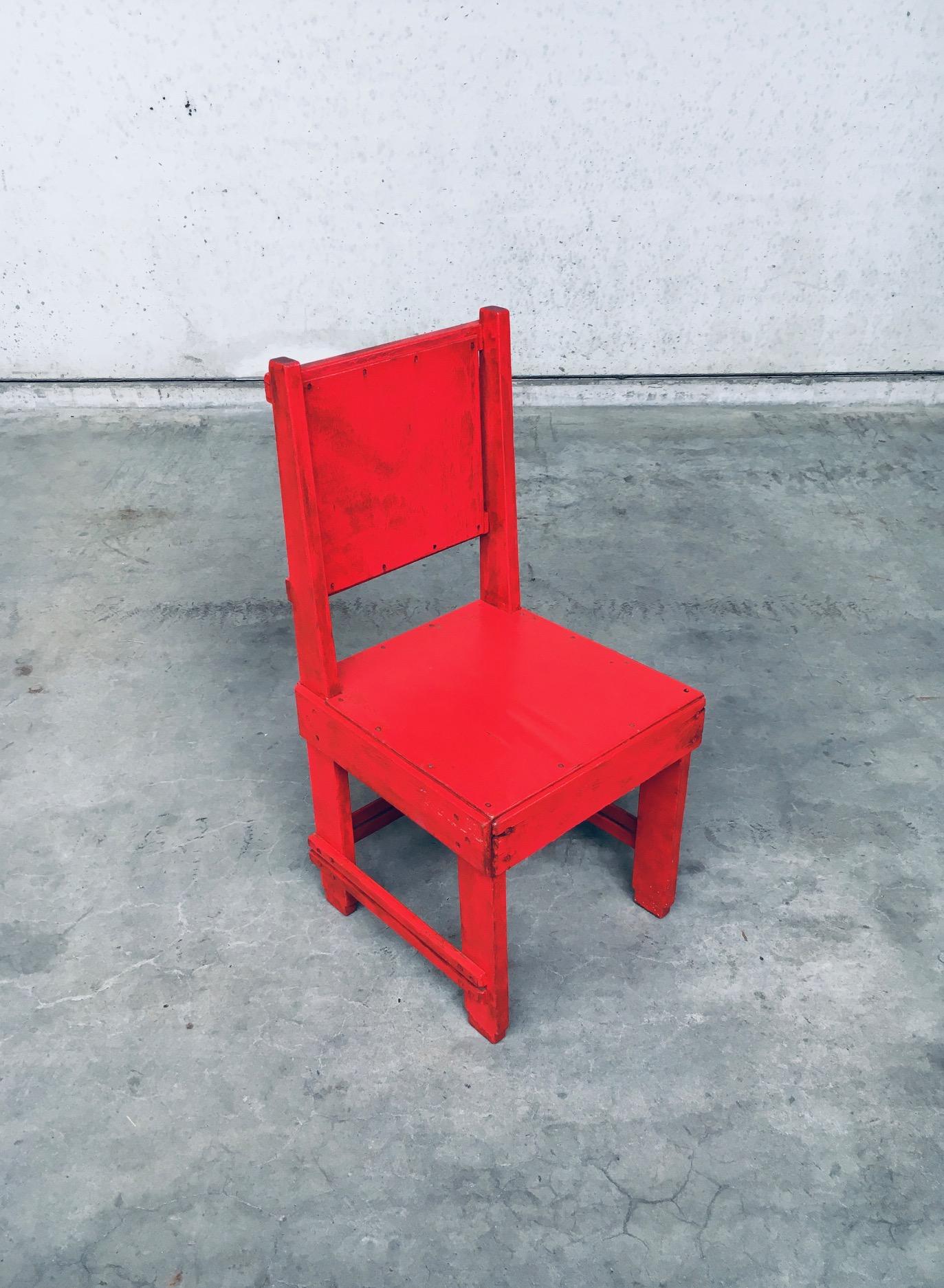 Chaise rouge du mouvement De Stijl attribuée à Jan Wils, Pays-Bas, années 1920 Bon état - En vente à Oud-Turnhout, VAN