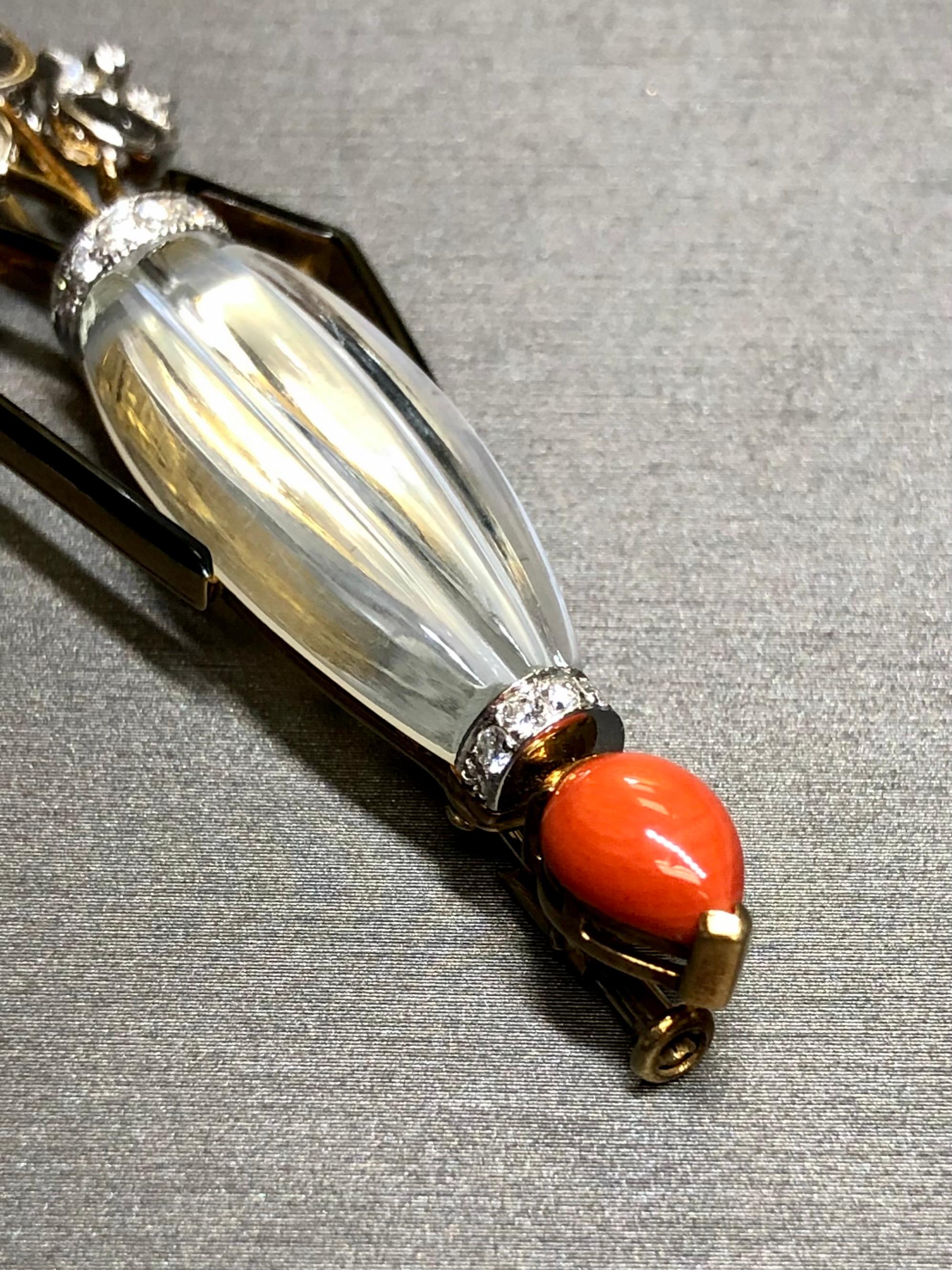 DE VECCHI Vintage 18K Diamond Carved Crystal Coral Tulip Flower Vase Brooch In Good Condition For Sale In Winter Springs, FL