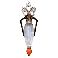DE VECCHI Vintage 18K Diamond Carved Crystal Coral Tulip Flower Vase Brooch