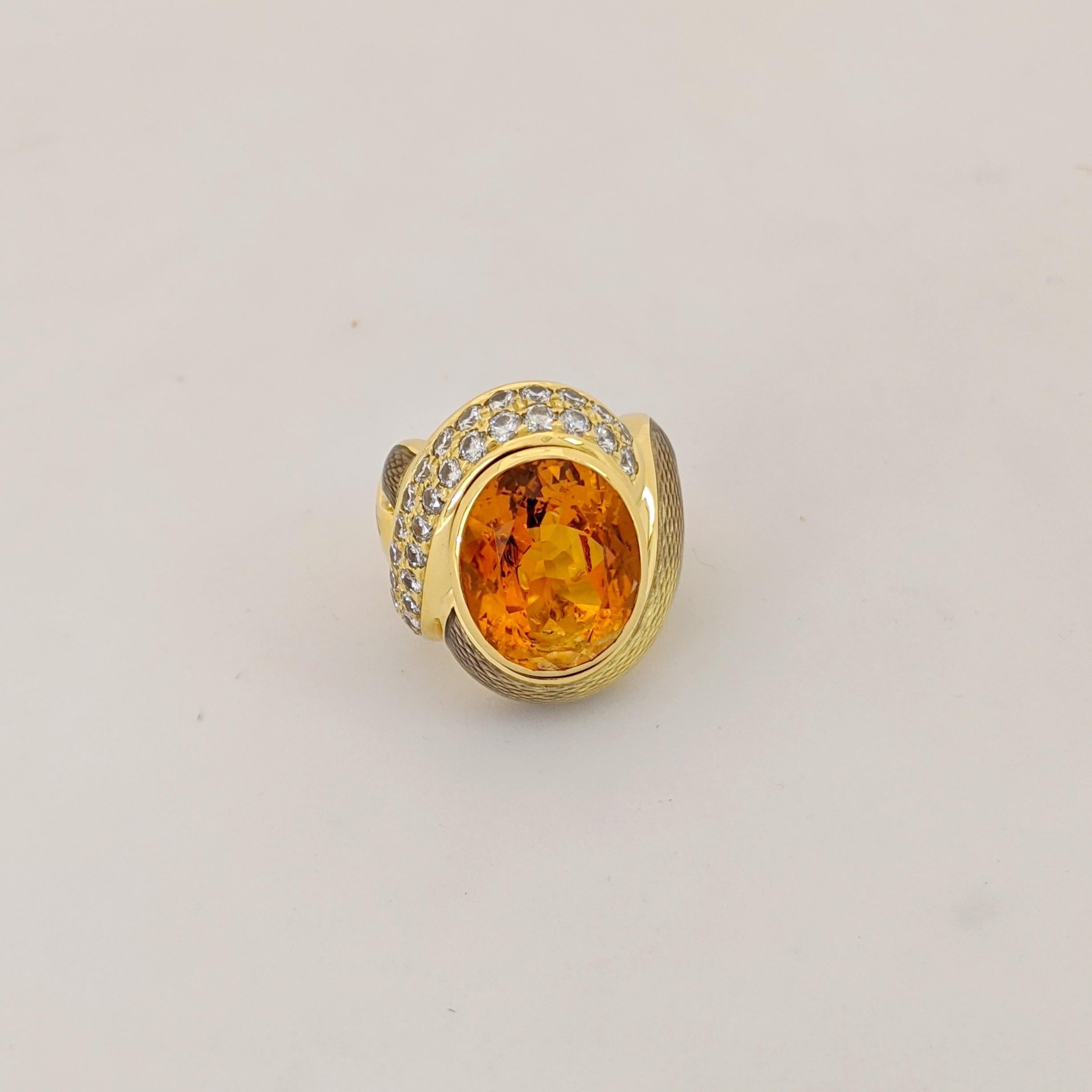 Started in 1967 by Leo and Ginnie de Vroomen the company is known for bold and innovative designs. Distinctive from the start, the renowned company is simply known as de Vroomen.
This  18 karat yellow gold ring is designed using guicholle enamel in