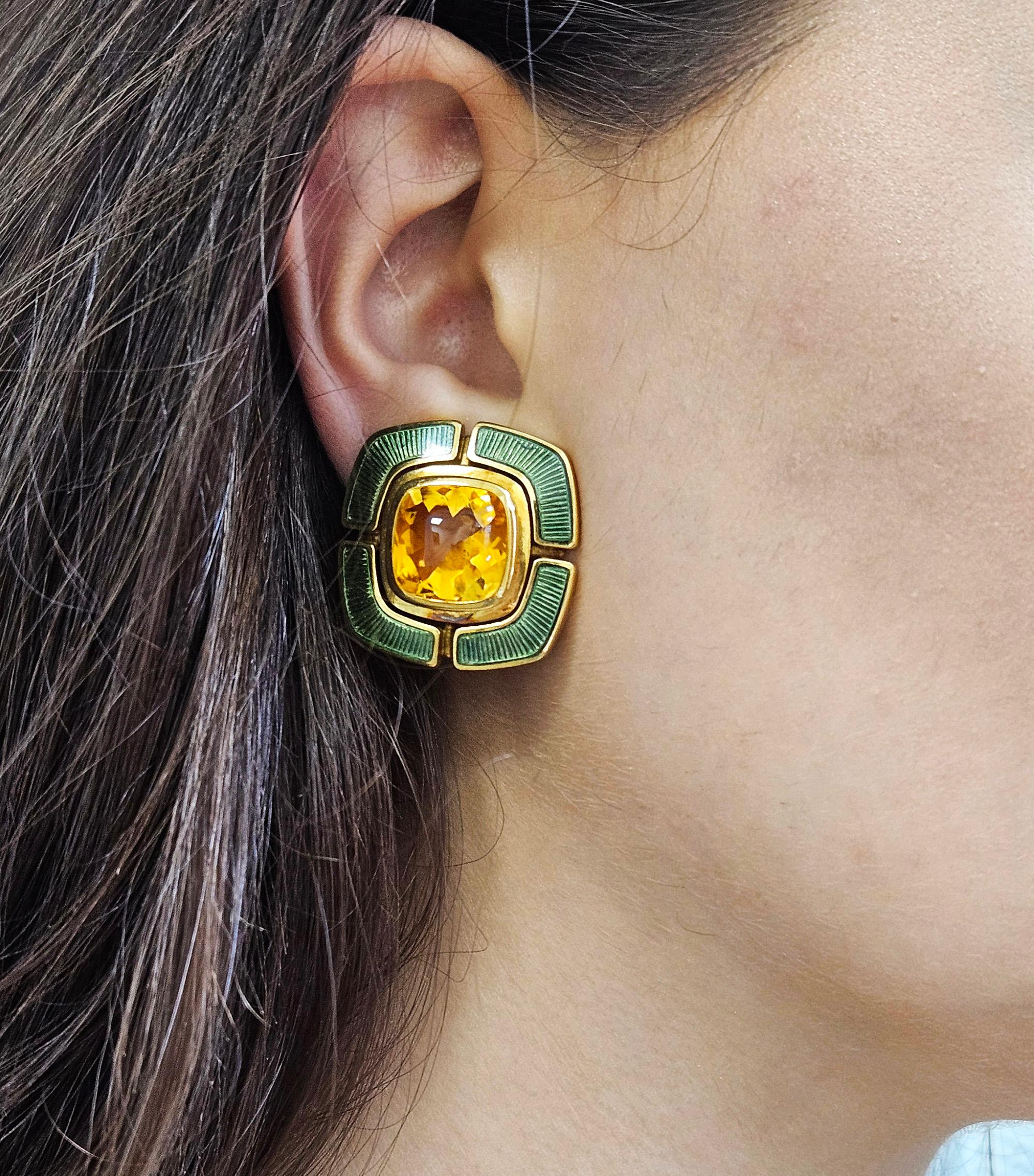DE VROOMEN Un paio di orecchini in oro 18 carati con smalto Greene & Greene Guilloché in vendita 4