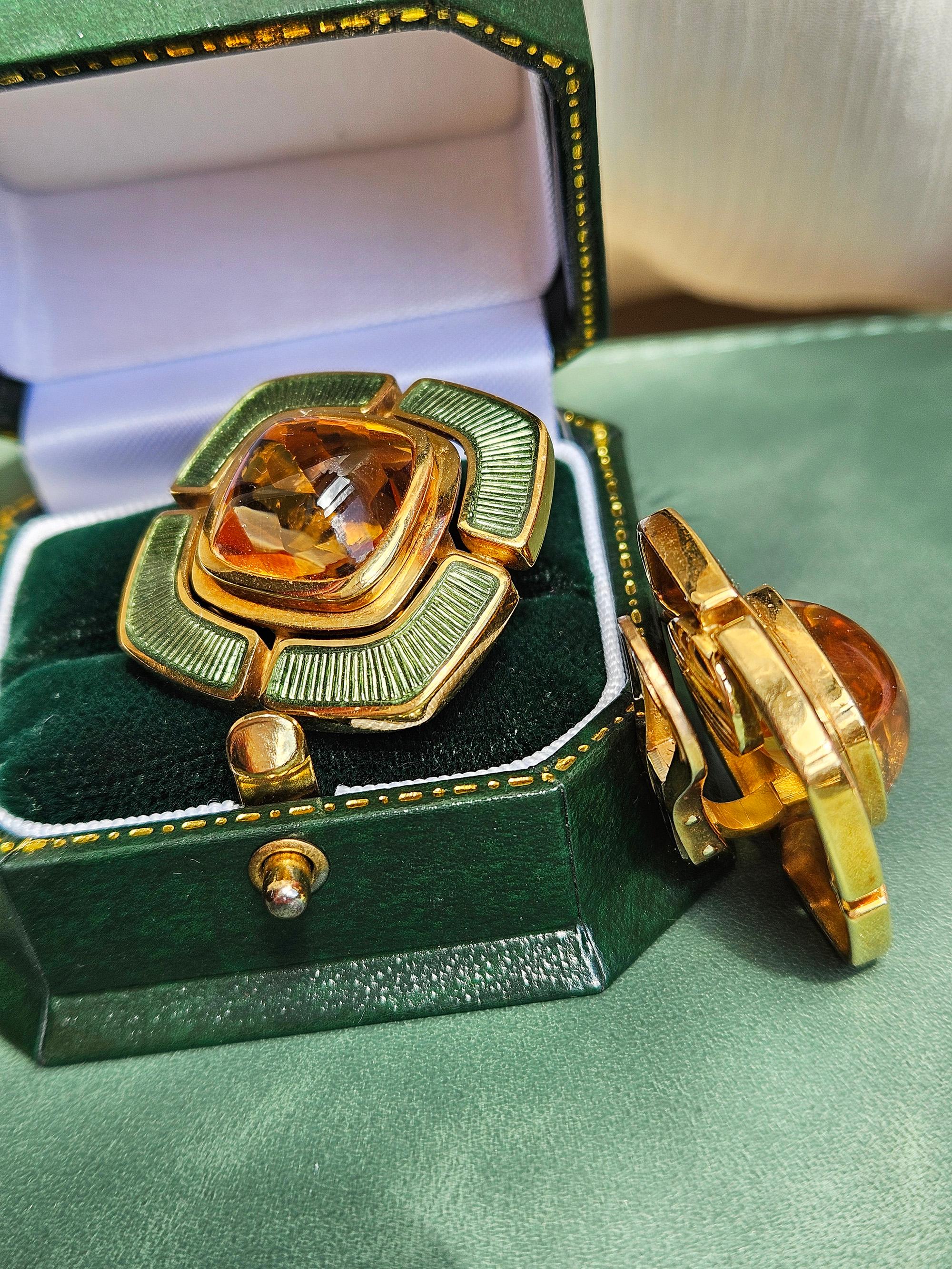 DE VROOMEN Un paio di orecchini in oro 18 carati con smalto Greene & Greene Guilloché in vendita 7