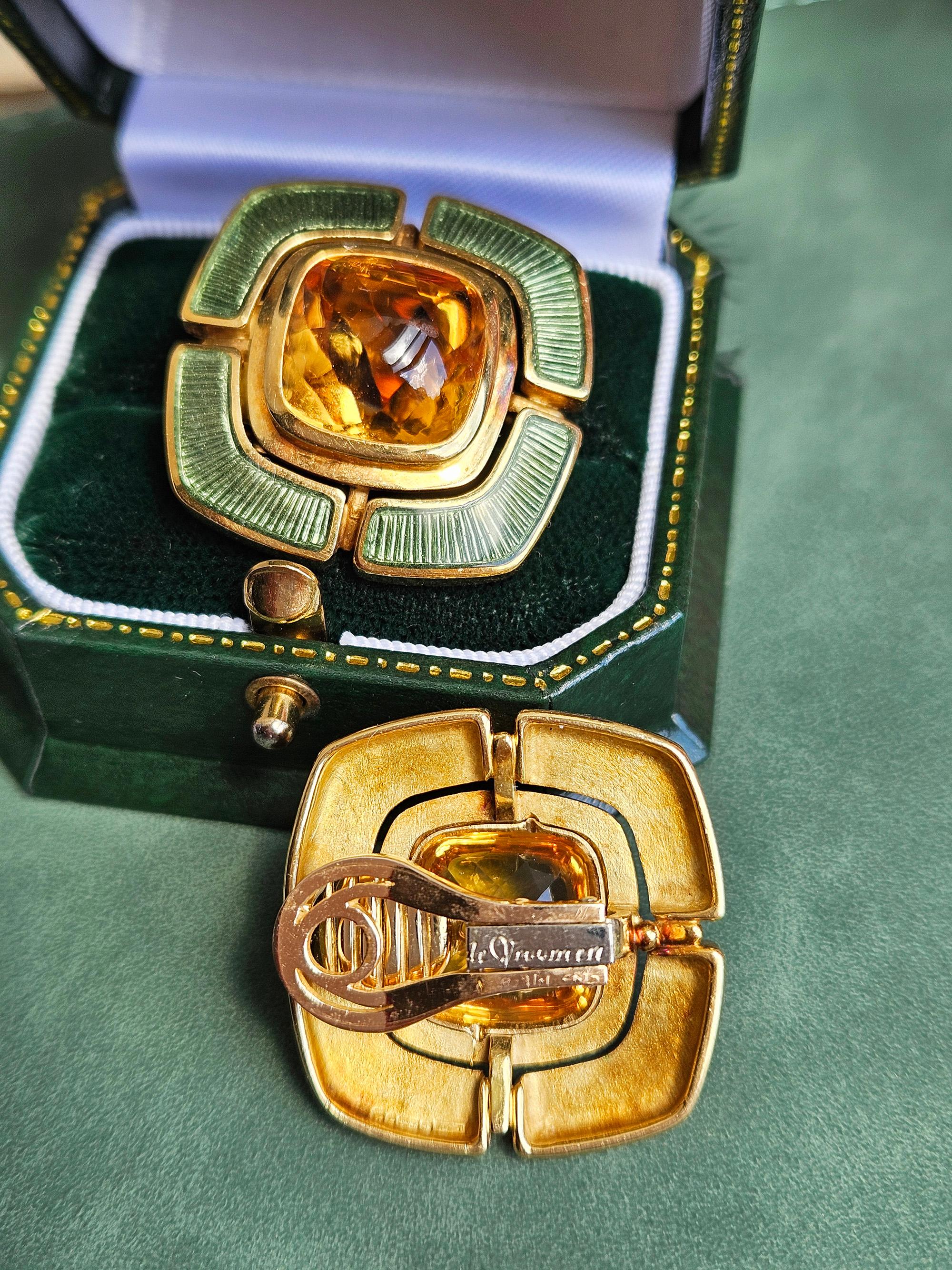 DE VROOMEN Un paio di orecchini in oro 18 carati con smalto Greene & Greene Guilloché in vendita 8