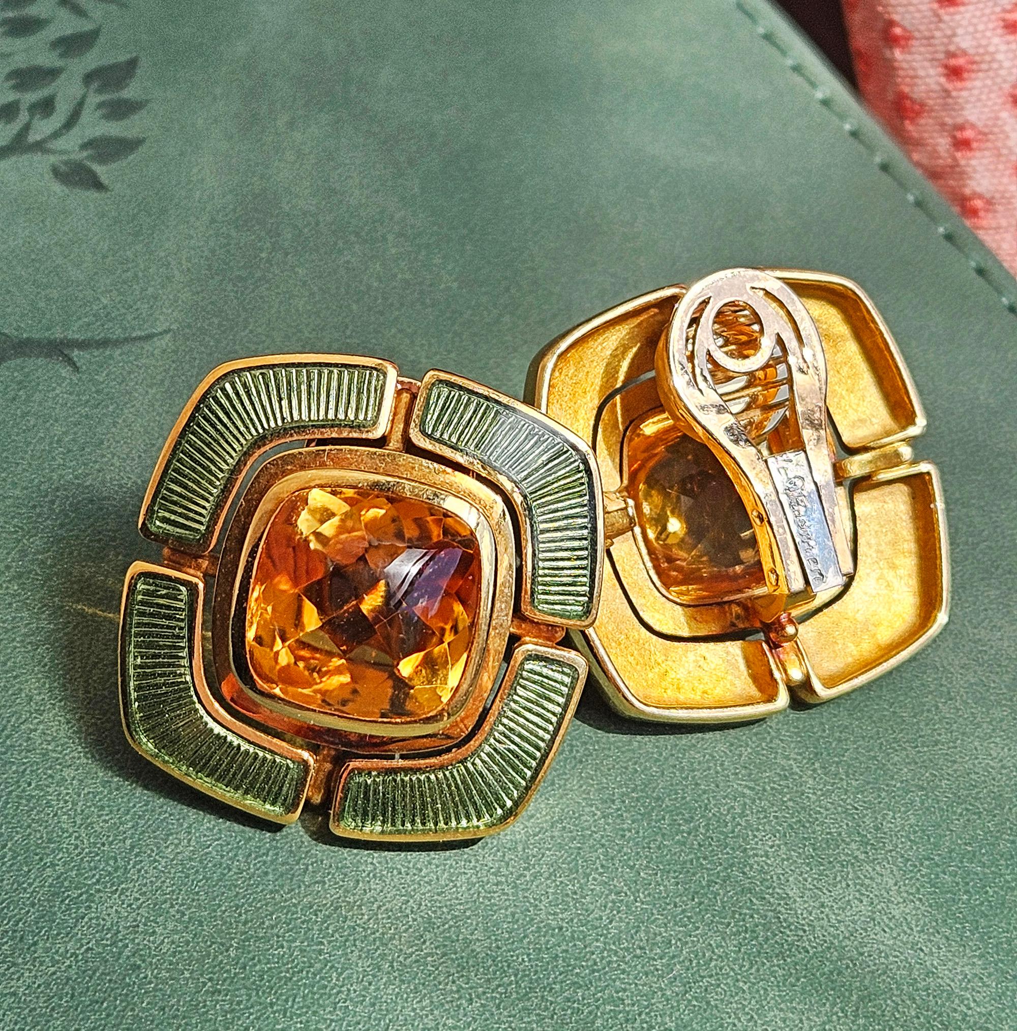 DE VROOMEN Un paio di orecchini in oro 18 carati con smalto Greene & Greene Guilloché in vendita 9
