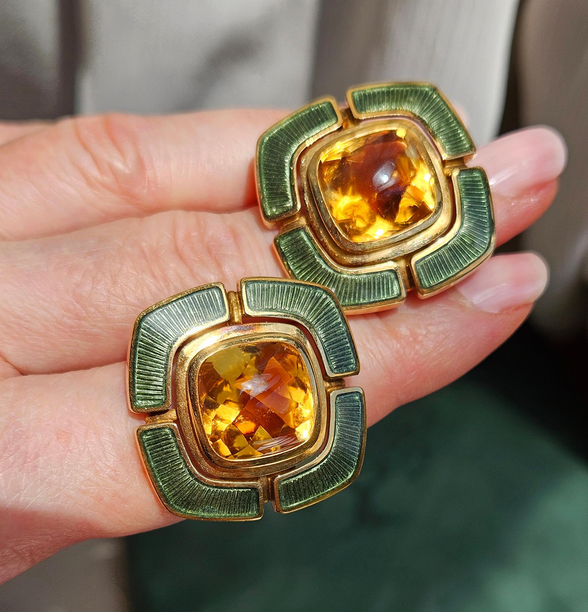 DE VROOMEN Un paio di orecchini in oro 18 carati con smalto Greene & Greene Guilloché in vendita 10