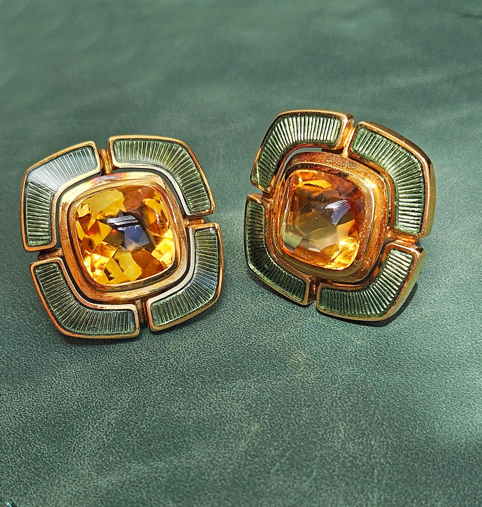 DE VROOMEN Un paio di orecchini in oro 18 carati con smalto Greene & Greene Guilloché in vendita 13