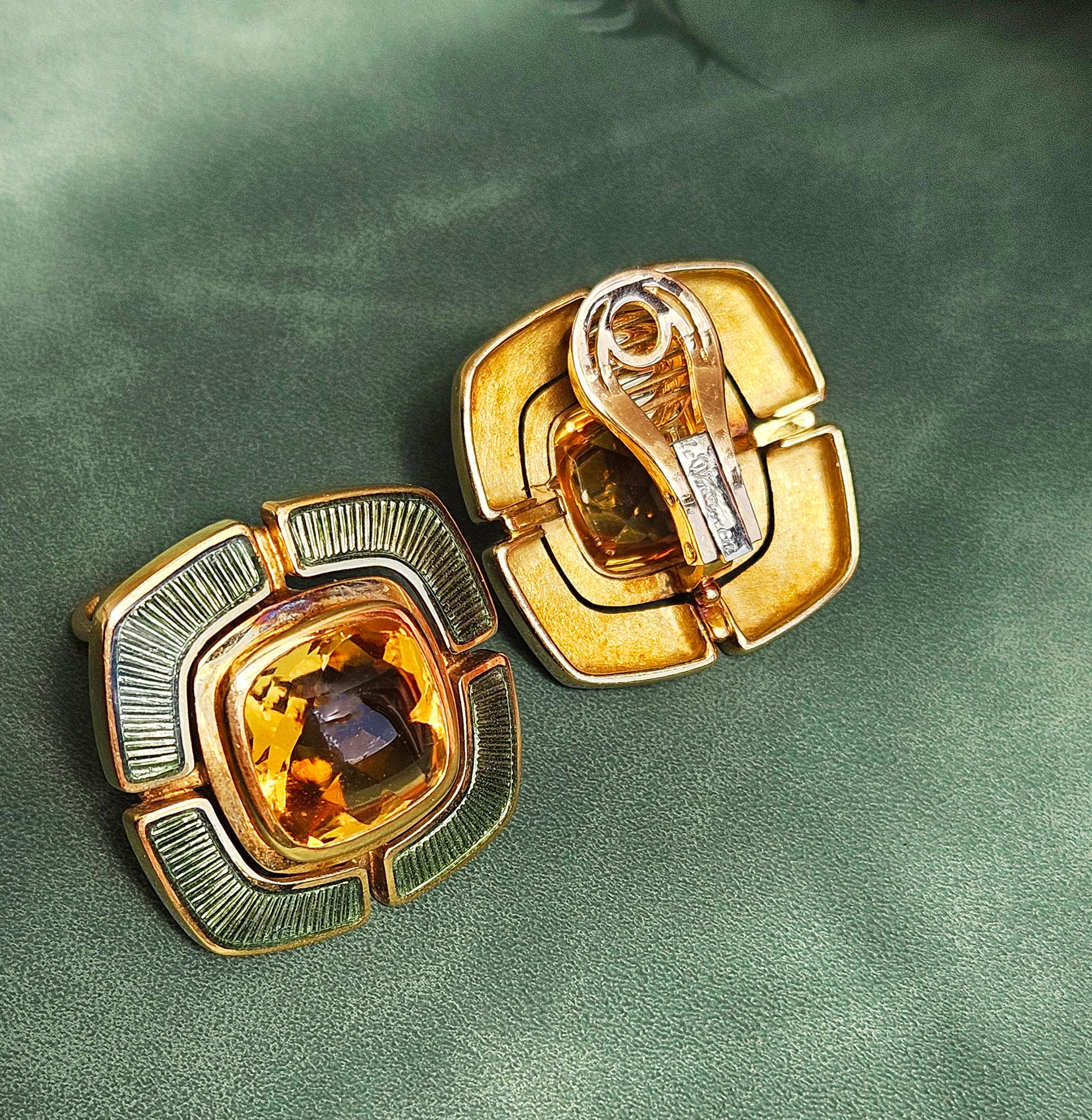 DE VROOMEN Un paio di orecchini in oro 18 carati con smalto Greene & Greene Guilloché in vendita 14