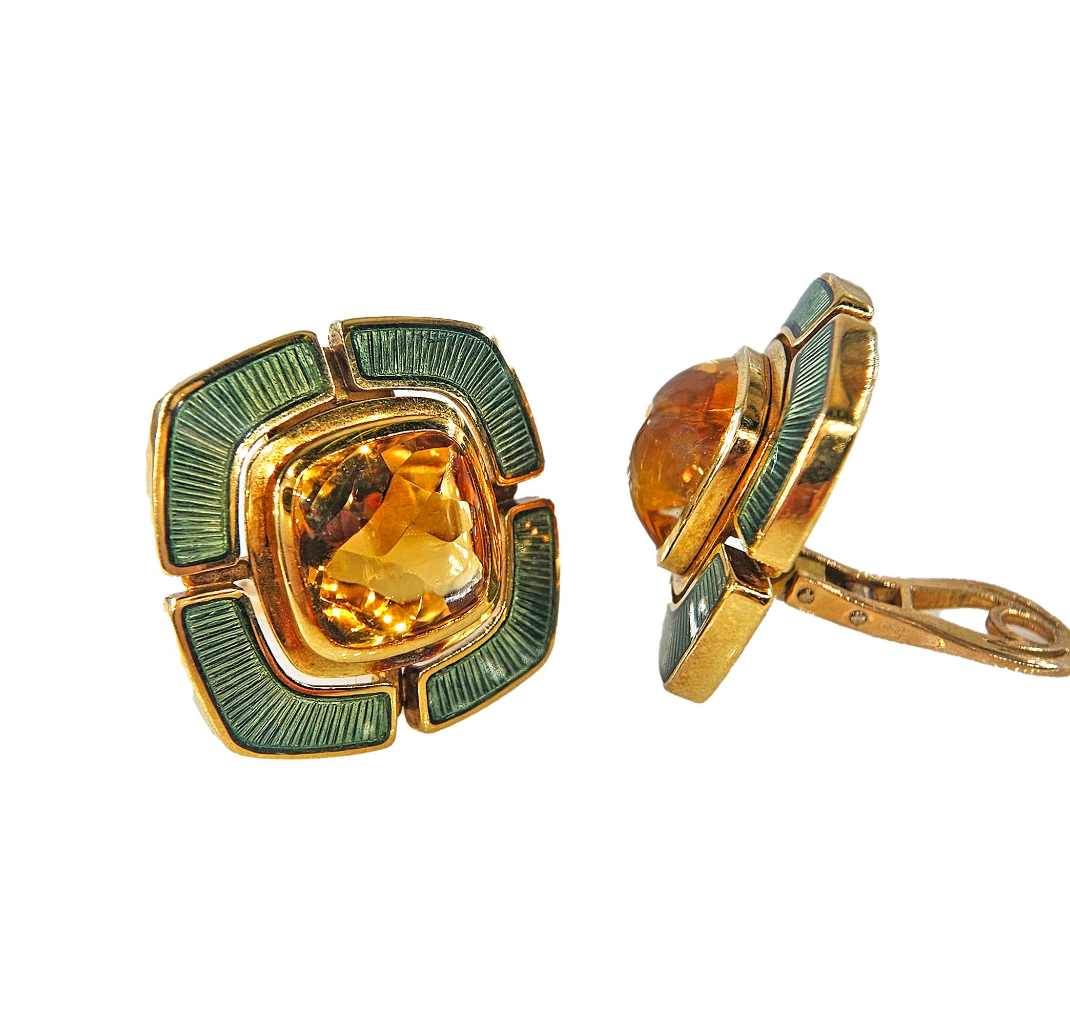 Moderno DE VROOMEN Un paio di orecchini in oro 18 carati con smalto Greene & Greene Guilloché in vendita