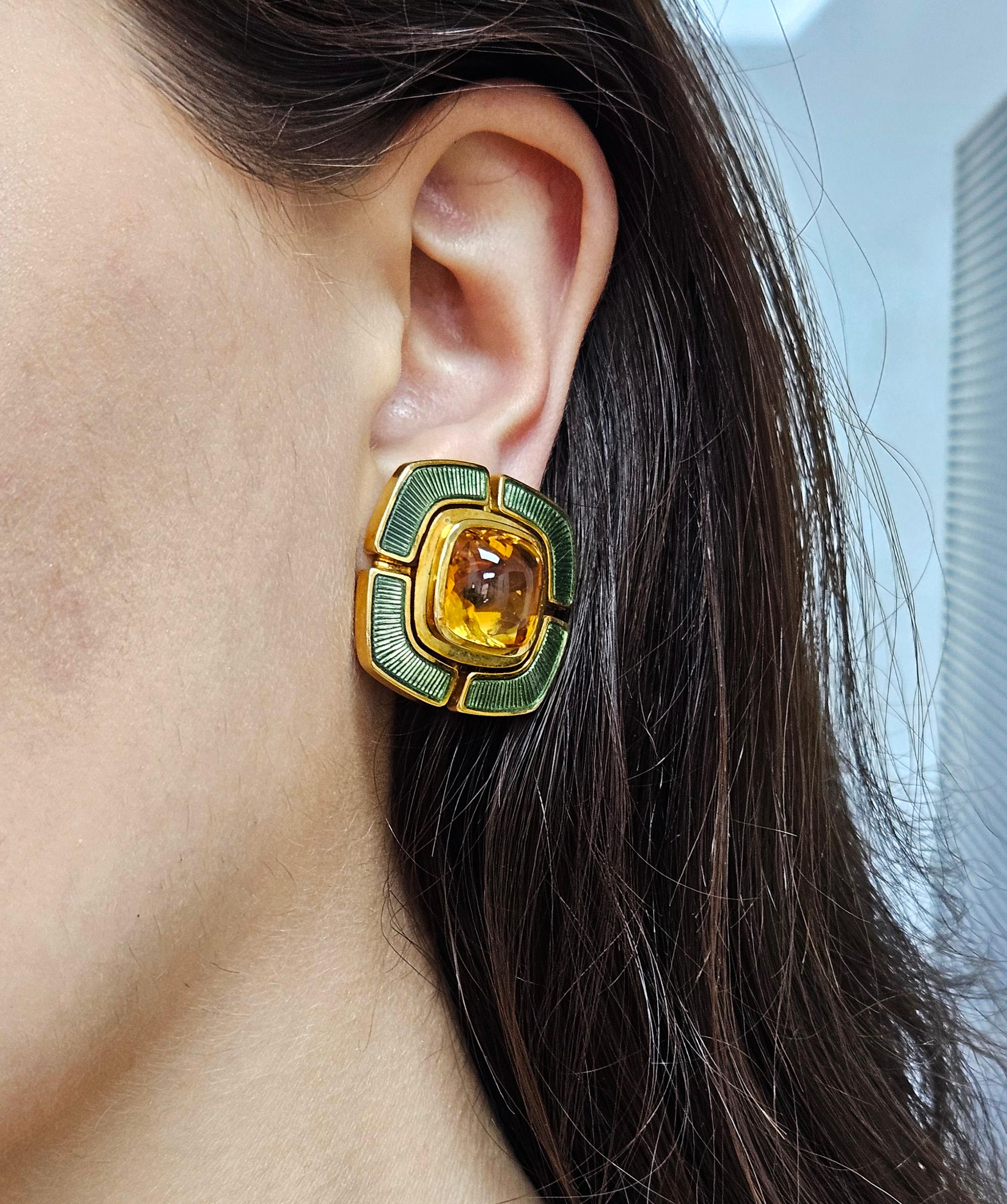 DE VROOMEN Un paio di orecchini in oro 18 carati con smalto Greene & Greene Guilloché In condizioni buone in vendita a New York, NY