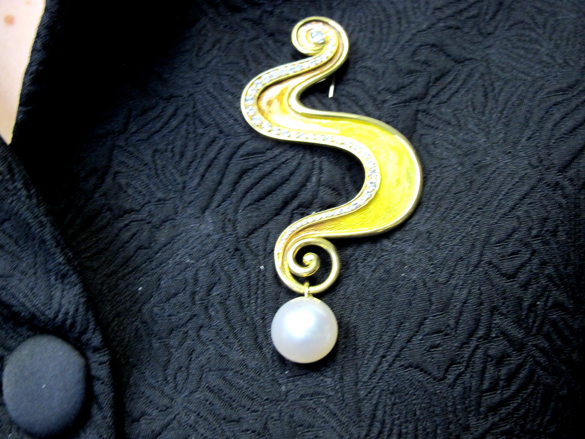 Brilliant Cut De Vroomen Enamel, Pearl and Diamond 18k Yellow Gold Brooch For Sale