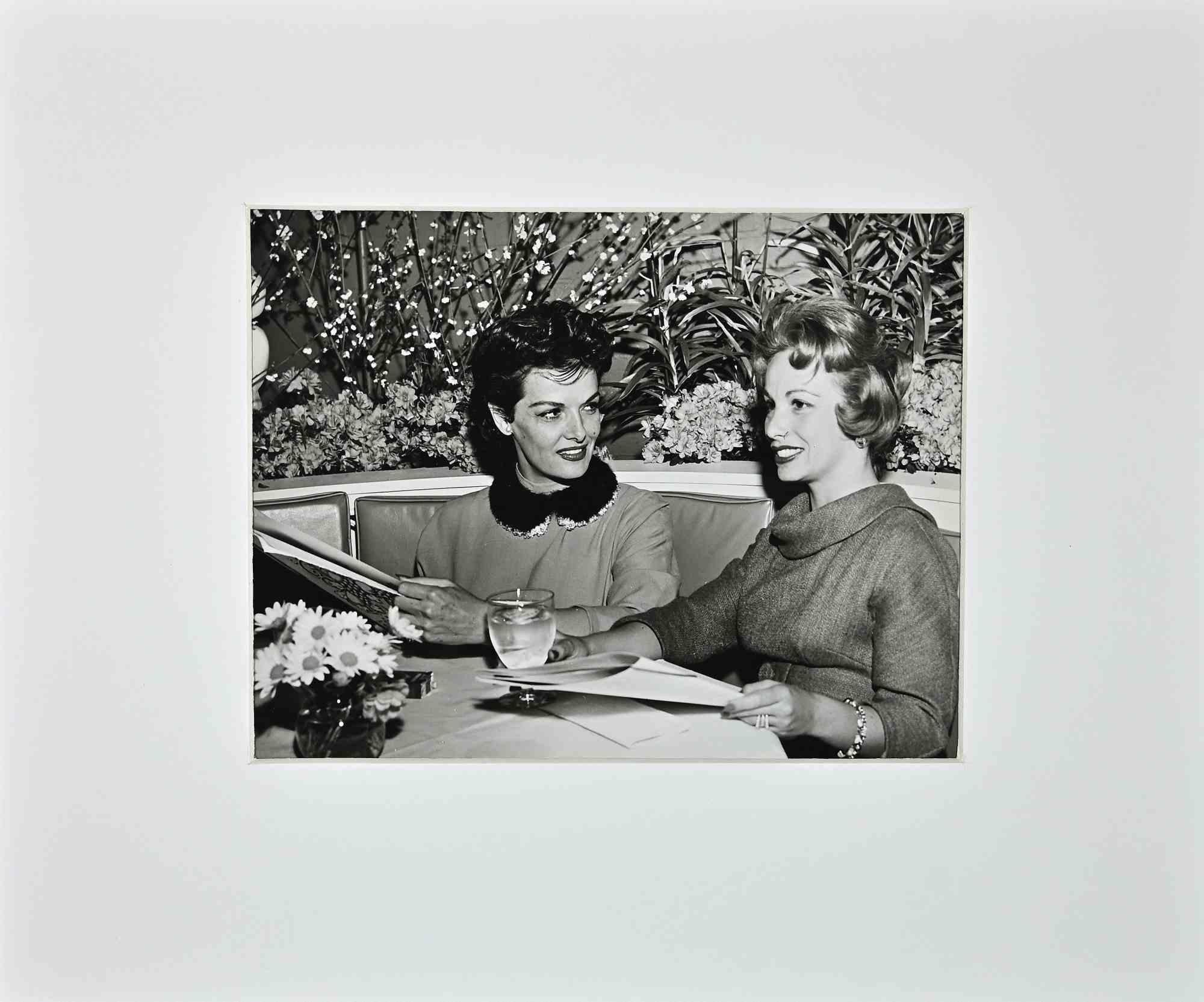 Photographie d'origine b/w Jane Russell and Gloria Green - 1940