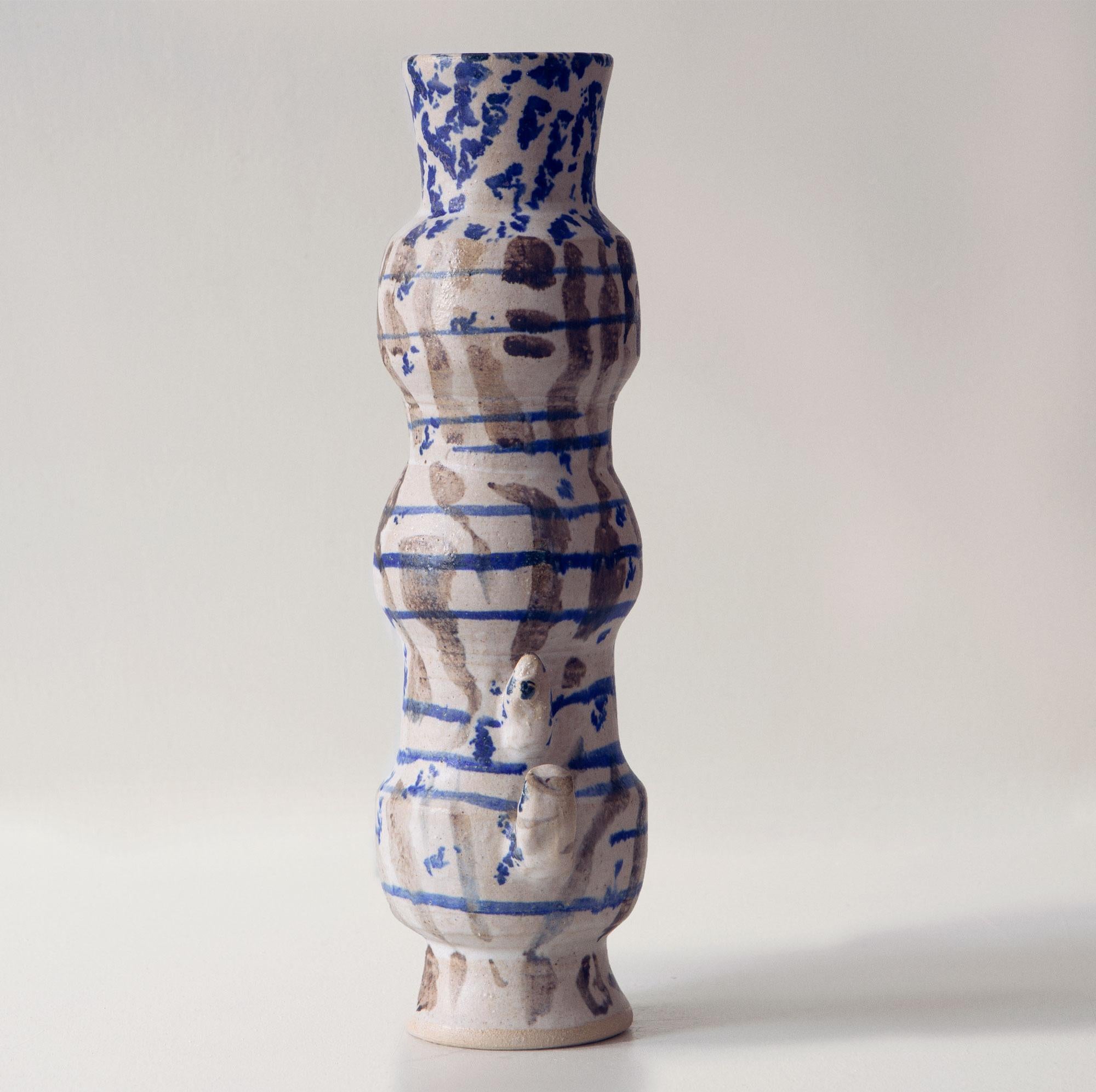 Totem Spike Tongue Vase - Modern Abstract Ornamental Ceramic Sculptural Vase - Sculpture by Dea Domus