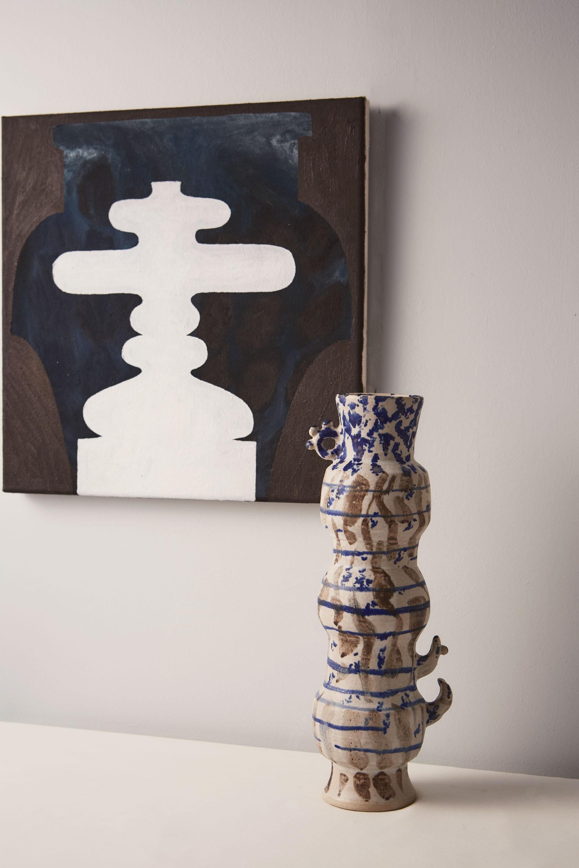 Vase ornemental abstrait moderne Totem Spike Tongue - Moderne Sculpture par Dea Domus