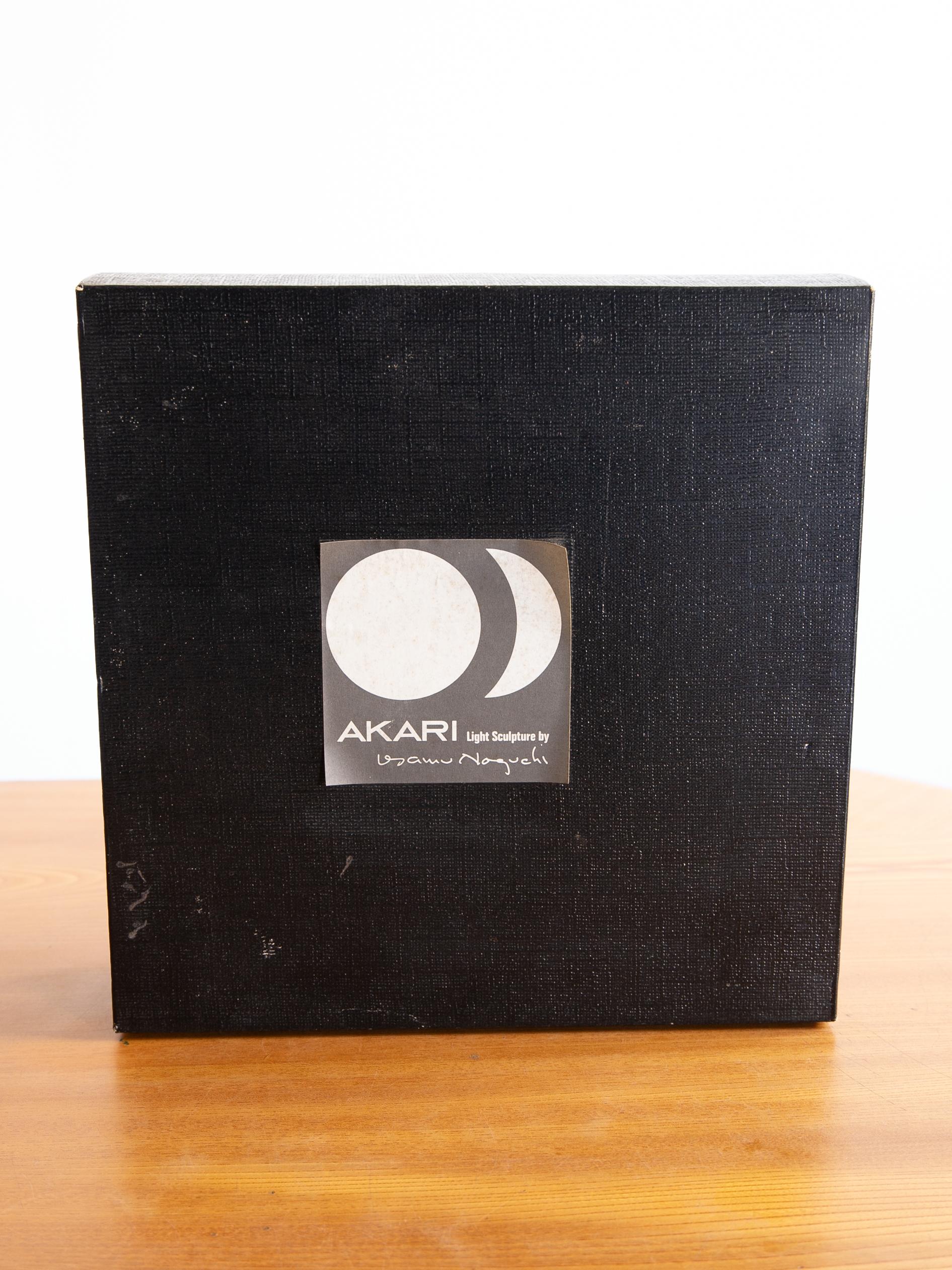 Sculpture lumineuse AKARI modèle 3X (stock épuisé) d'Isamu Noguchi en vente 2