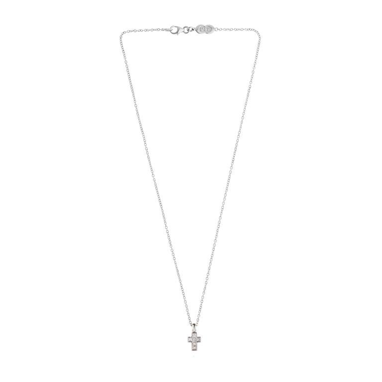 Contemporary Deakin & Francis 18 Karat White Gold Diamond Cross Pendant and Chain For Sale