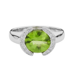 Deakin & Francis 18 Karat White Gold Peridot Ring with Diamond Shoulder Detail