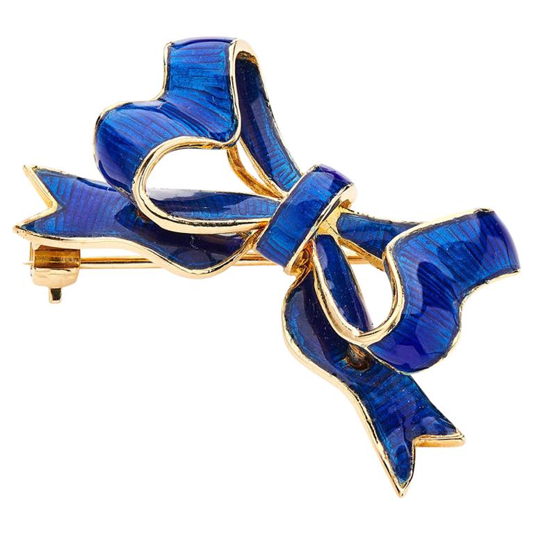 Deakin & Francis 18 Karat Yellow Gold Blue Enamel Bow Brooch For Sale