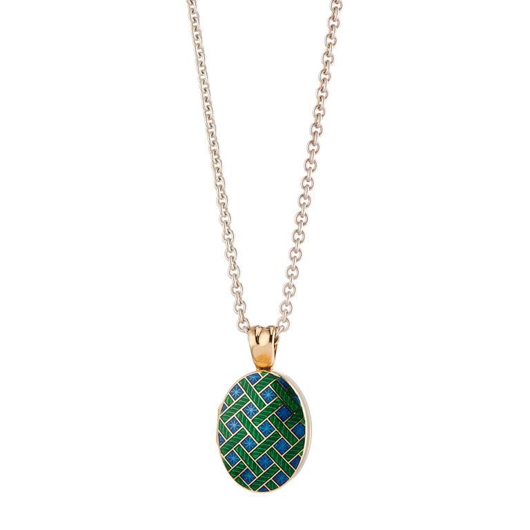 DEAKIN & FRANCIS, Piccadilly Arcade, London

The perfect piece for a family heirloom, lockets are a must have piece in your jewellery box. This beautiful 18ct yellow gold royal blue and dark green enamel locket features an intricate, detailed