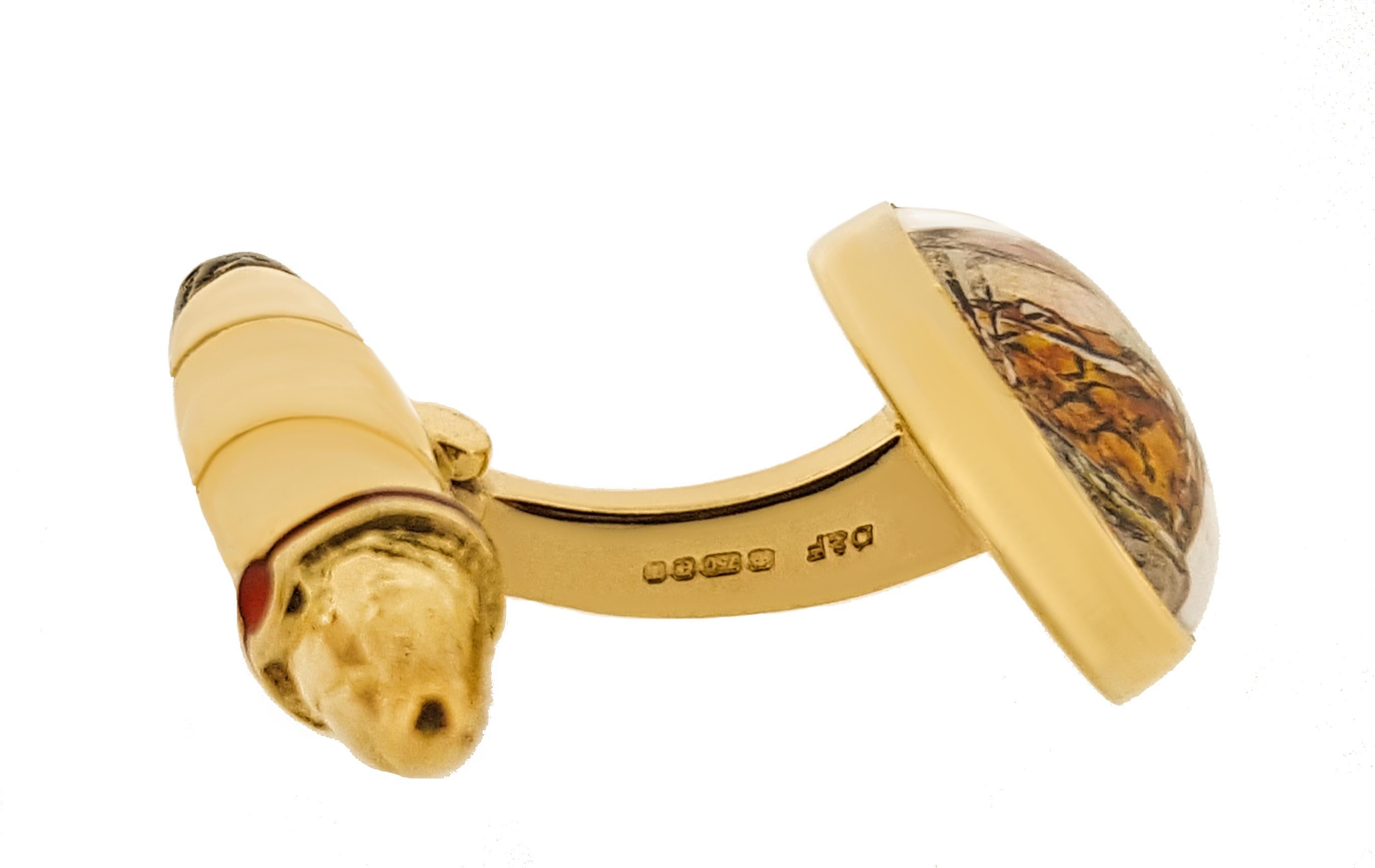 These Deakin & Francis crystal cufflinks are made from the finest 18kt yellow gold, and have been intricately hand-painted with two whiskey glasses. The level of detail and accuracy is of the very highest standard. These beautiful cufflinks have