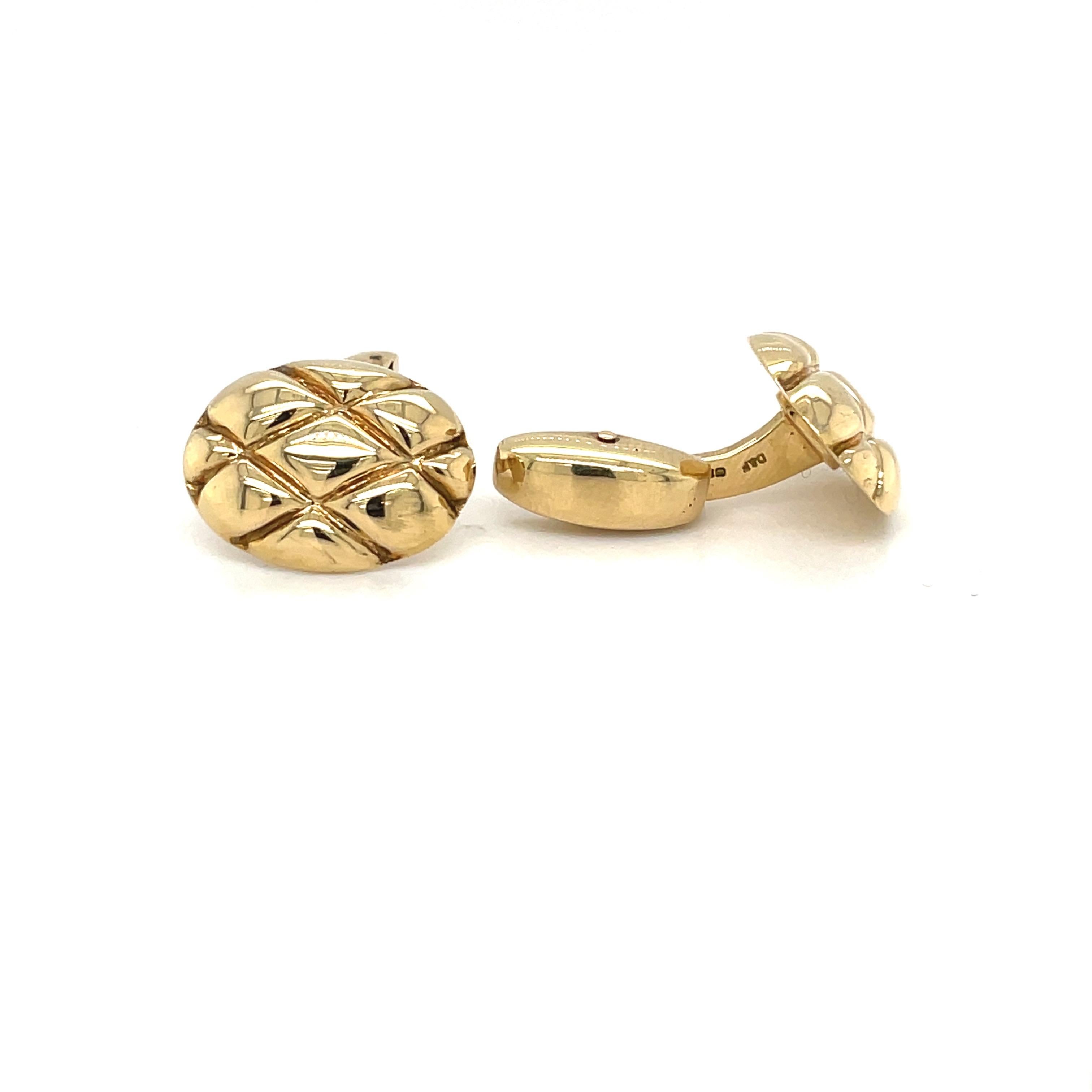 Contemporary Deakin & Francis 18kt Yellow Gold Oval Quilted Lattice Cuff Links For Sale