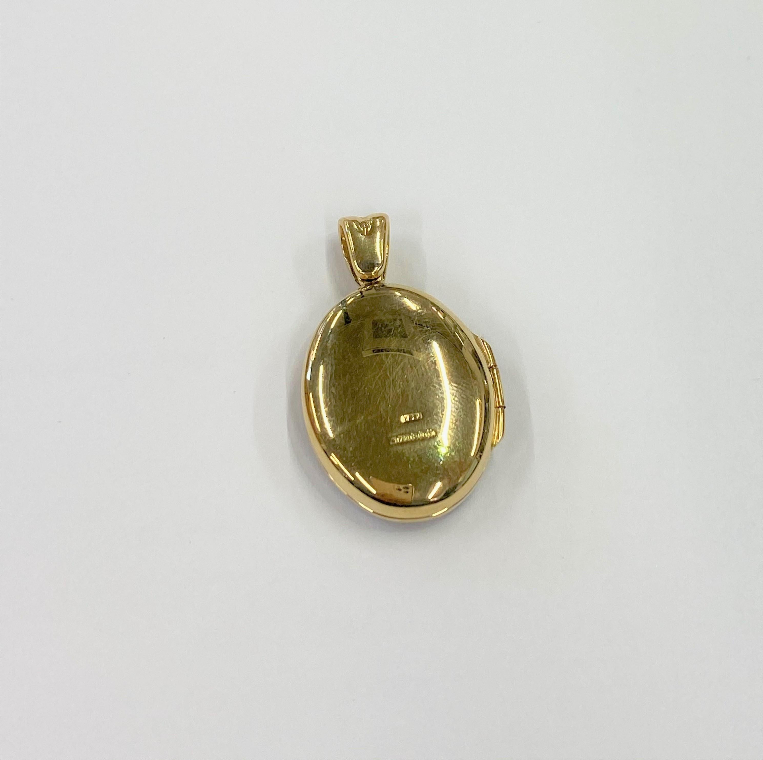 Contemporain Deakin & Francis, médaillon en or jaune 18 carats et émail turquoise ovale en vente
