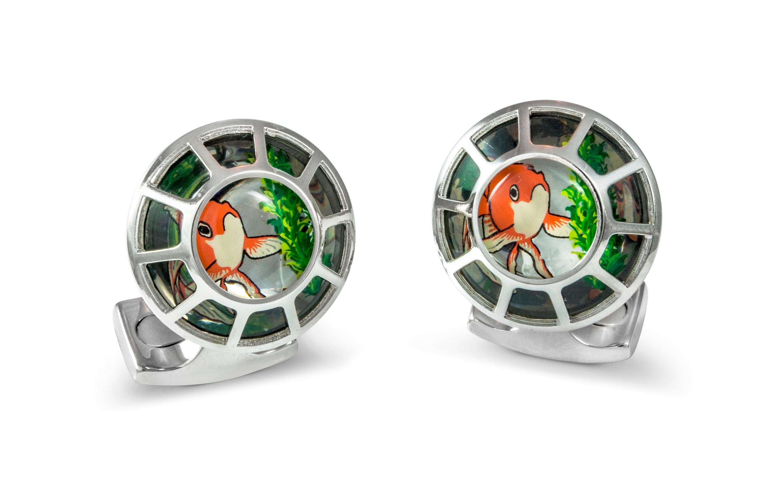 DEAKIN & FRANCIS, Piccadilly Arcade, London

This beautiful and fun gift set is perfect for sky and sea lovers. From a submarine porthole to a rocket porthole, these 2 cufflinks make a quirky gift.