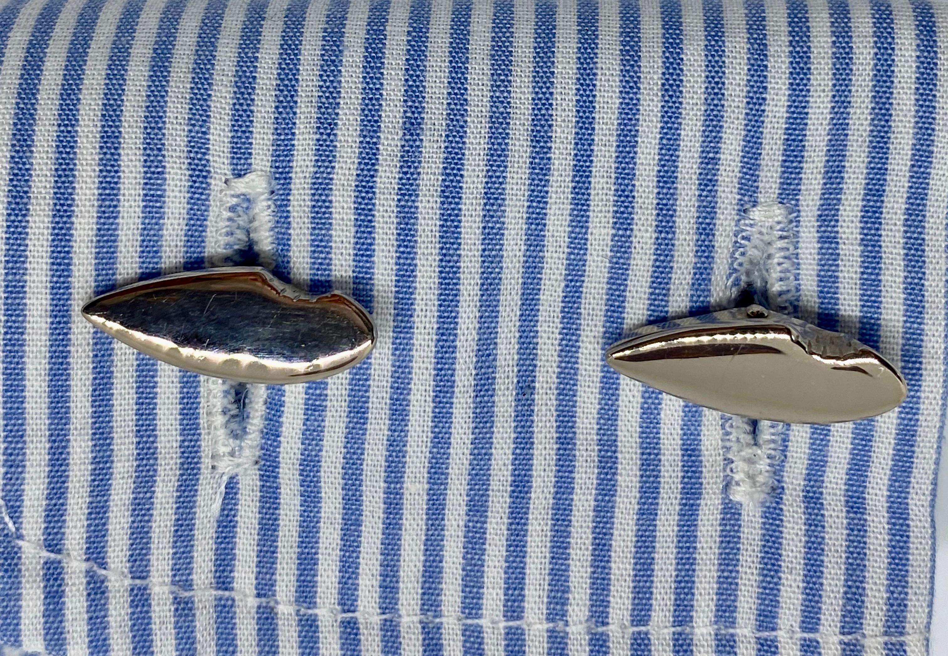 Deakin & Francis Shark Cufflinks in 18 Karat White Gold with Diamond Eyes In Excellent Condition For Sale In San Rafael, CA