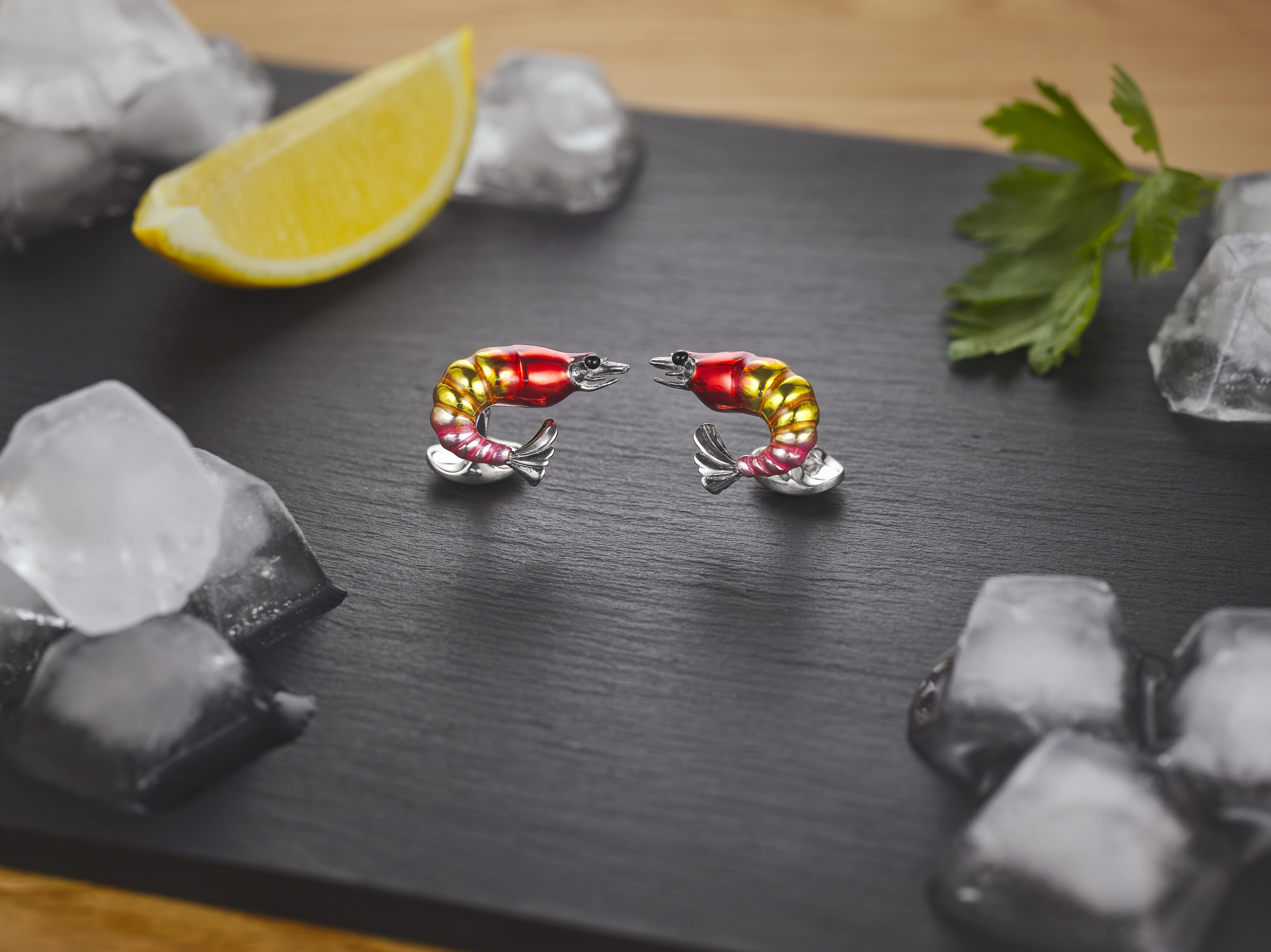 DEAKIN & FRANCIS, Piccadilly Arcade, London

Would you believe some people thought this was a lobster? Clearly vegetarian! These wonderfully tasty looking cufflinks have been known to cause quite a stir at dinner parties. The perfect gift for