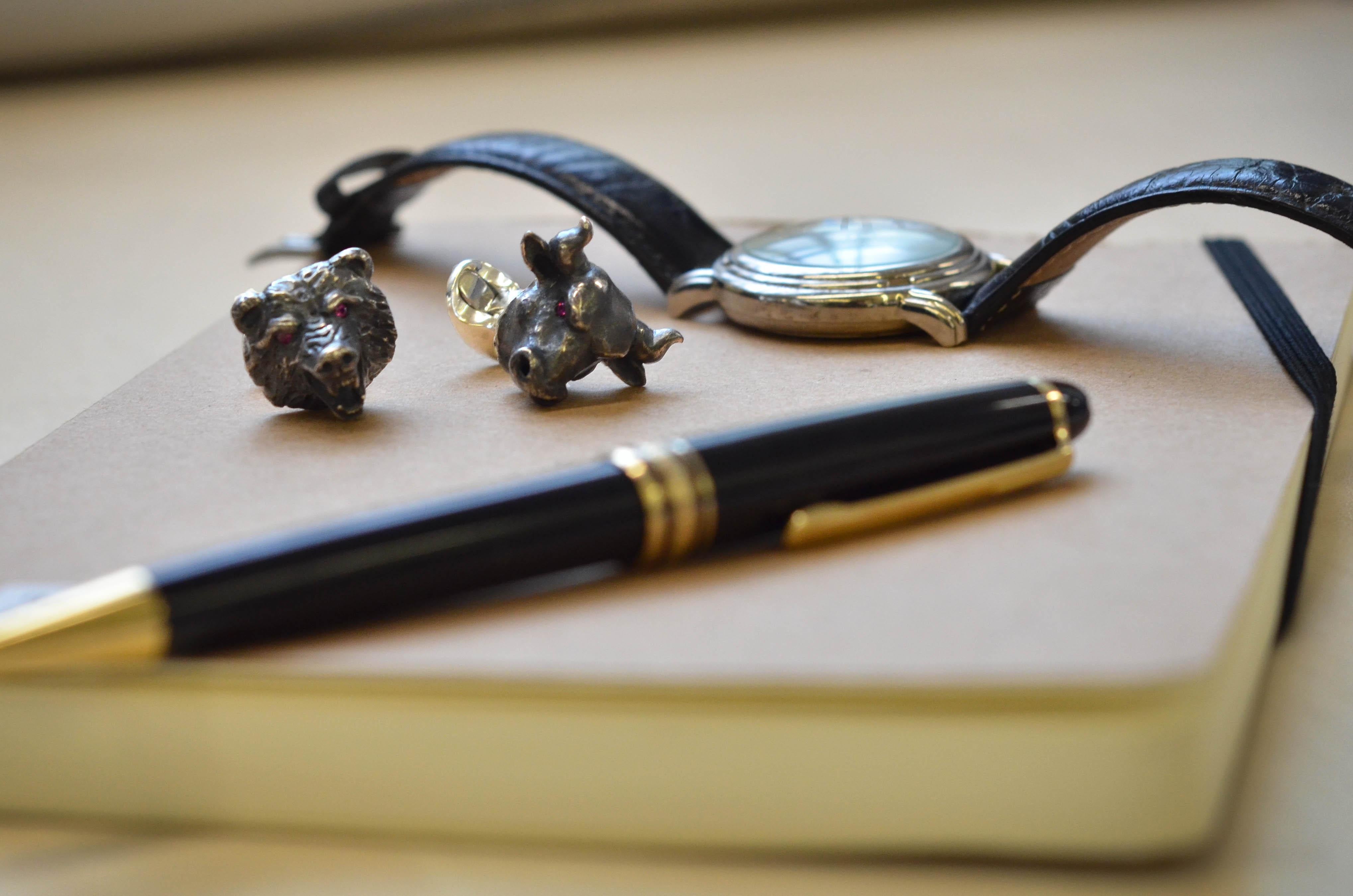 Deakin & Francis Sterling Silver Bull and Bear Cufflinks with Ruby Eyes In New Condition For Sale In Birmingham, West Midlands